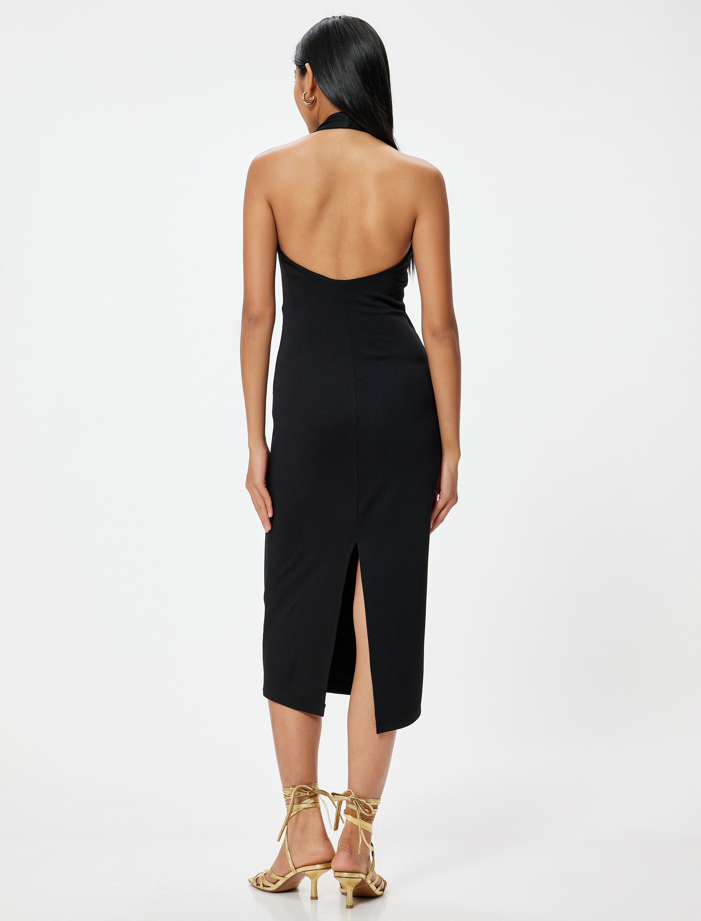 Koton X Sibil Çetinkaya - Midi Halter Yaka Elbise Pencere Detaylı Deniz Kabuğu Detaylı Yırtmaçlı