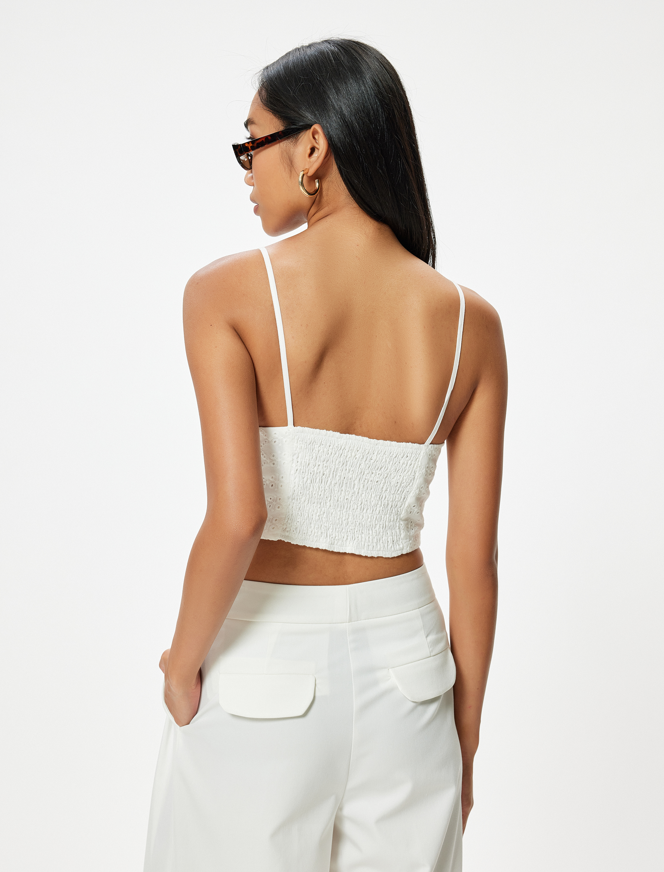   Crop Fisto Büstiyer İnce Askılı Çiçek Aplike Detaylı Kalp Yaka