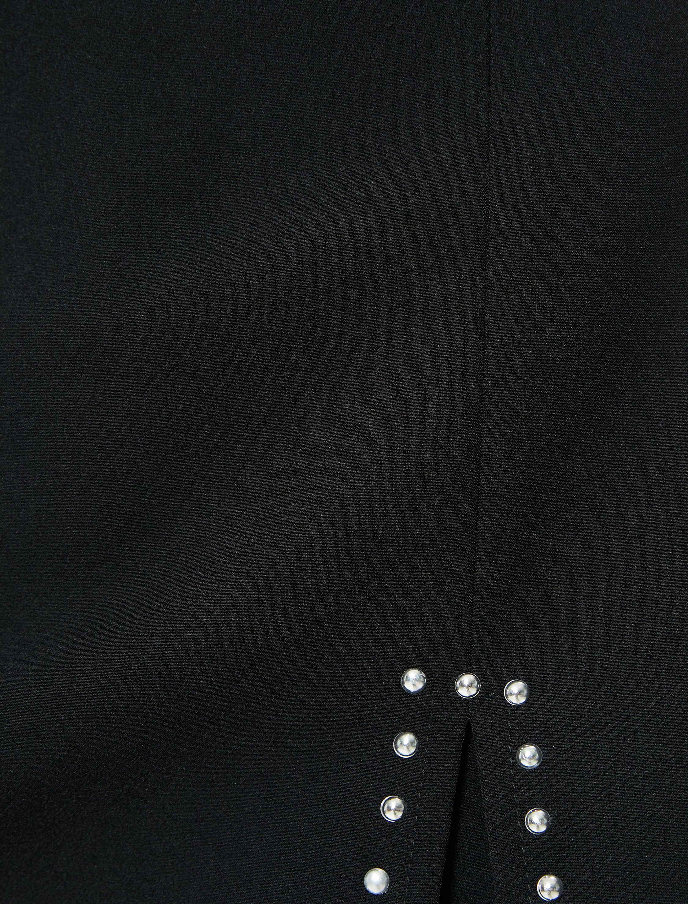   Mini Şort Etek Yırtmaçlı Zımba Detaylı