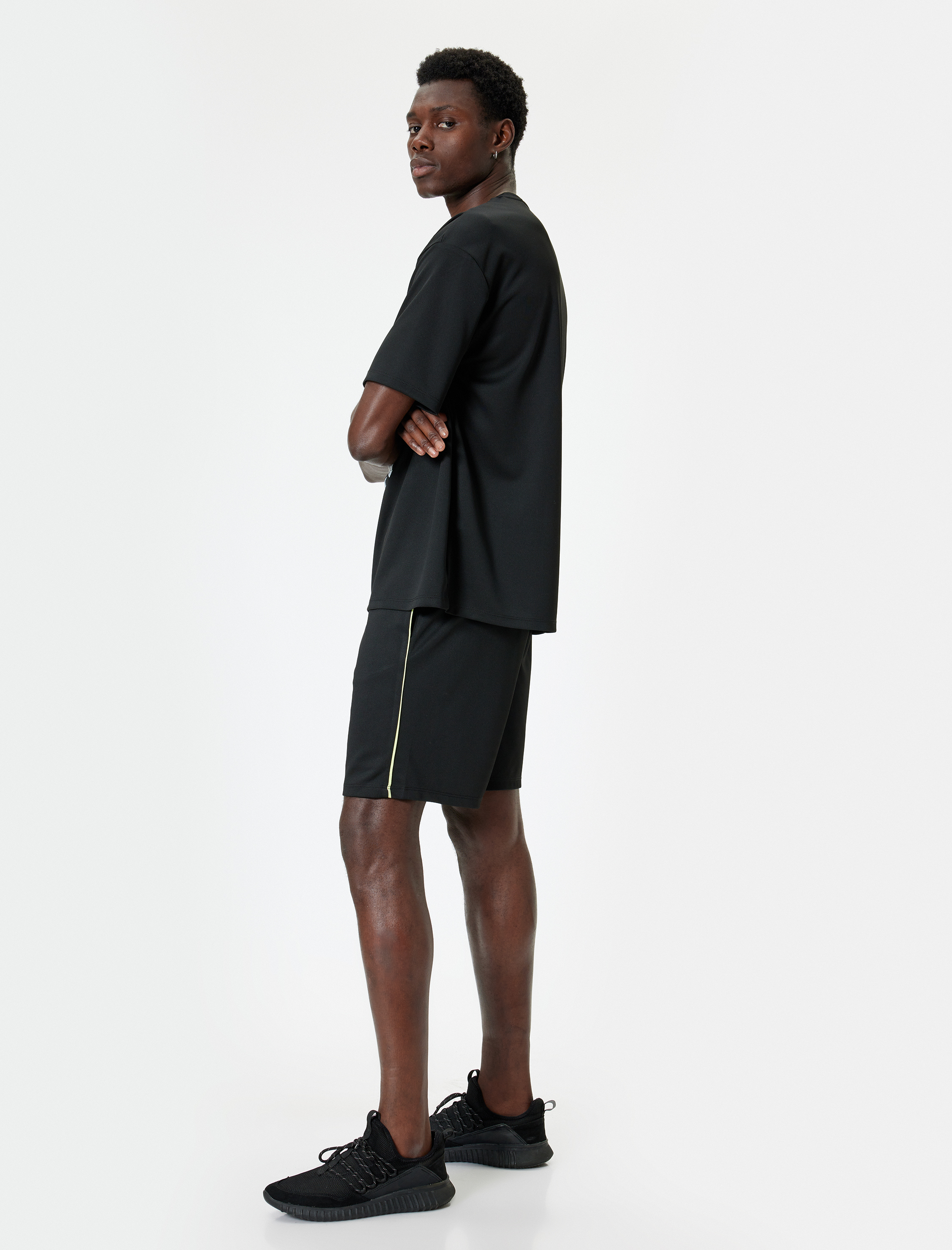 Spor Şort Cep Detaylı Beli Bağcıklı