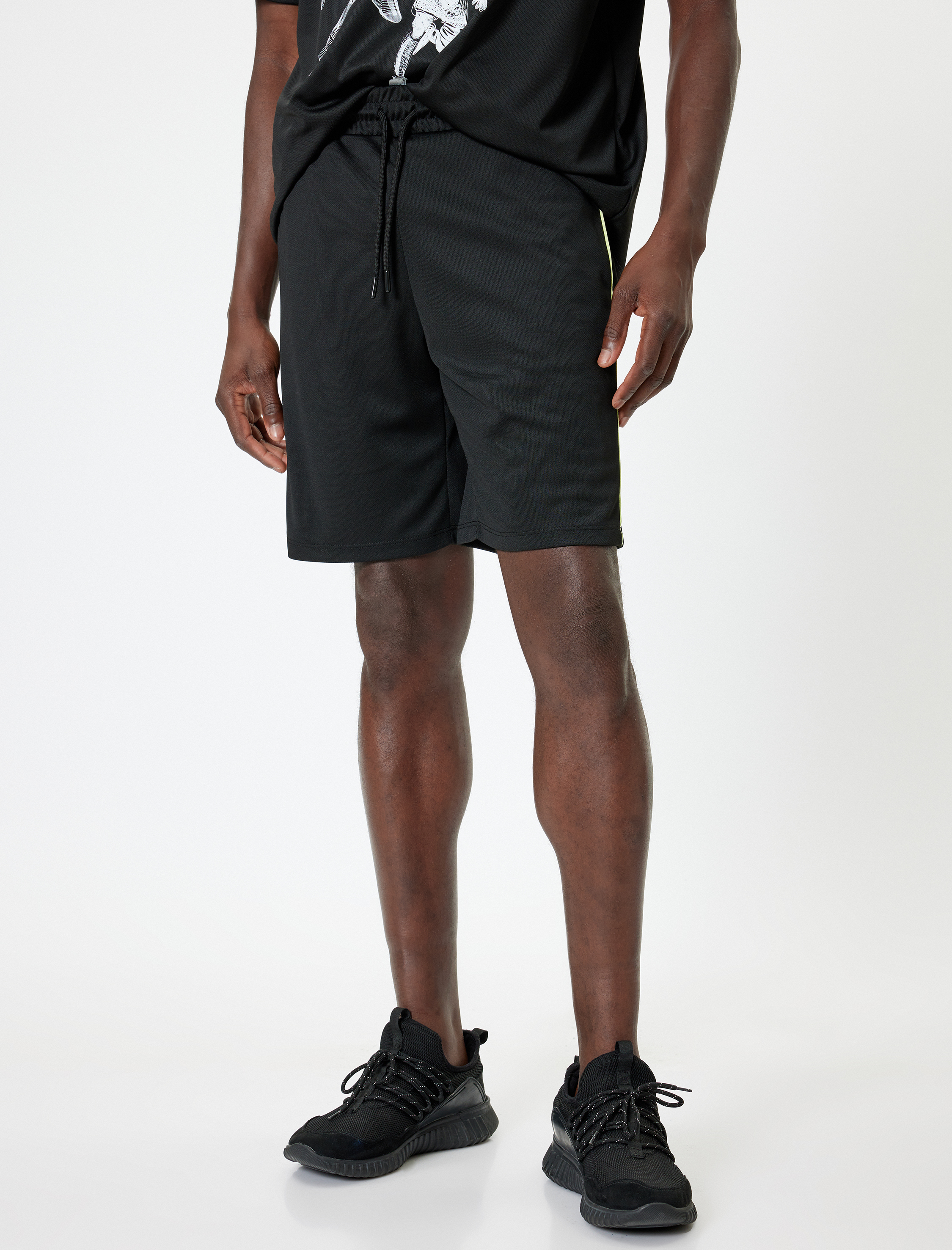 Spor Şort Cep Detaylı Beli Bağcıklı