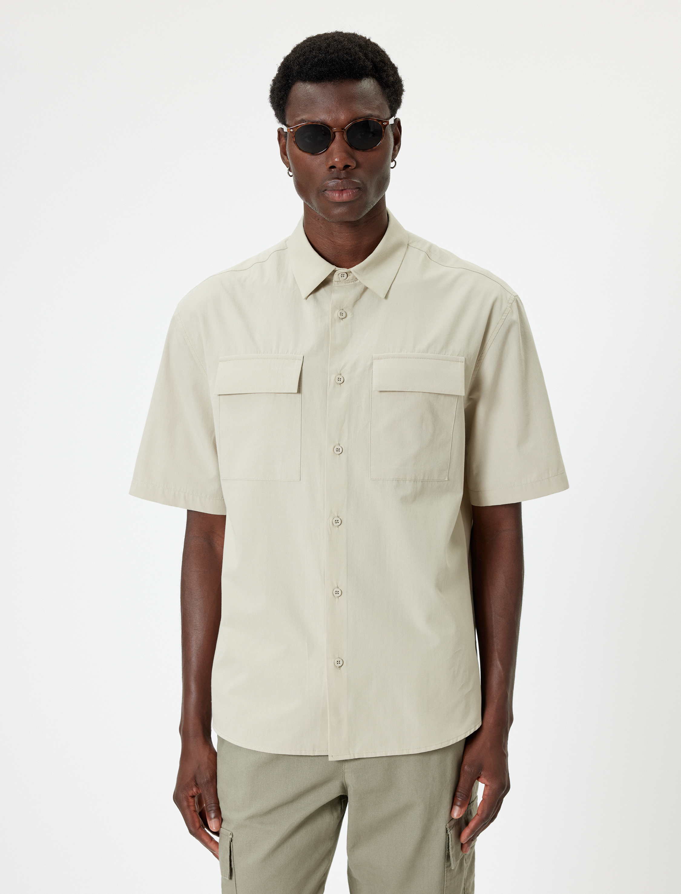   Kısa Kollu Gömlek Cep Detaylı Düğmeli Klasik Yaka Regular Fit