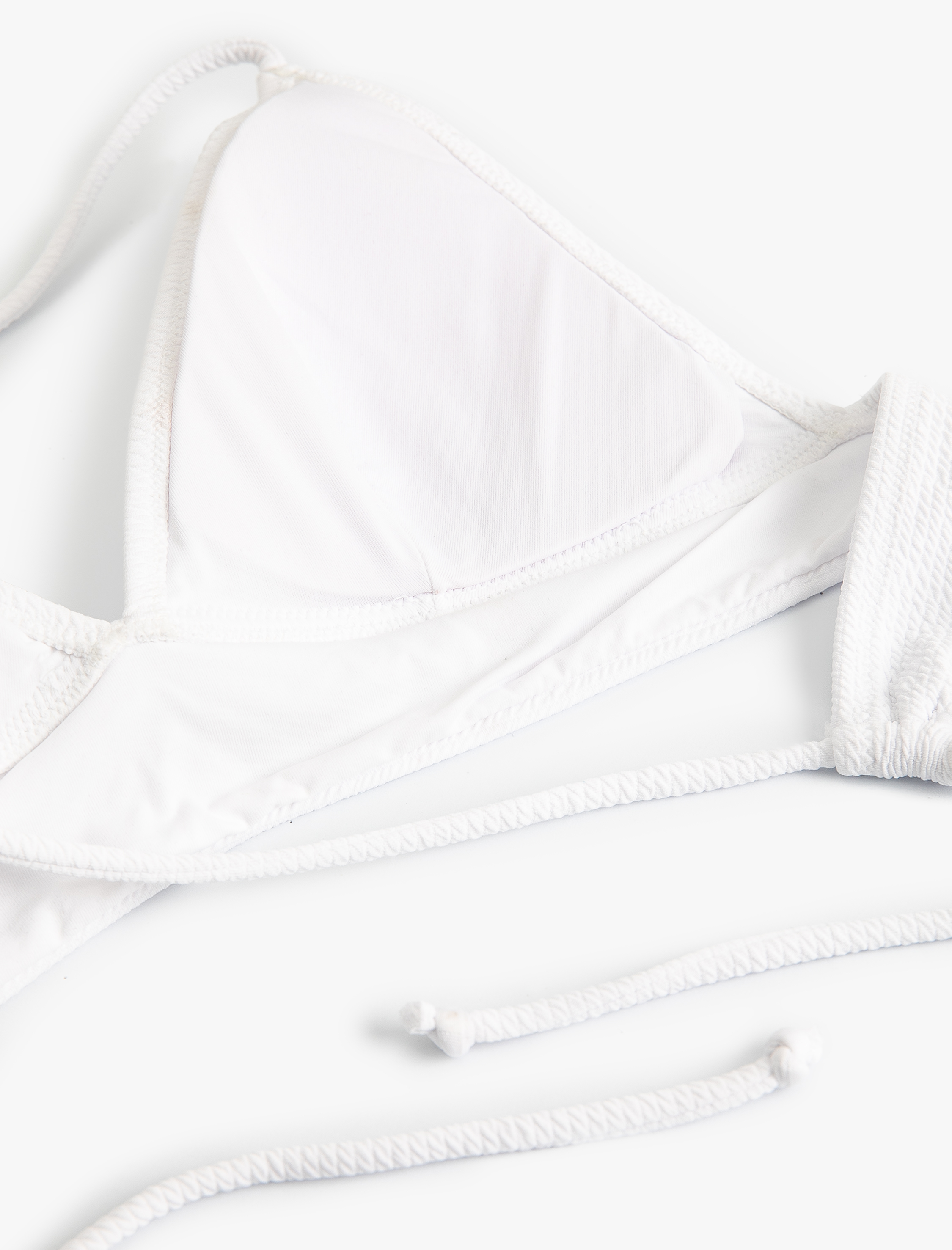   Üçgen Bikini Üstü Dokulu Çapraz Askılı Kaplı