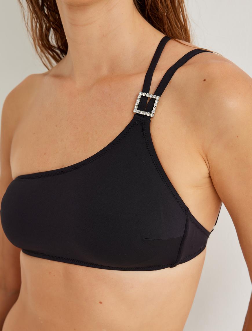   Tek Omuz Bikini Üstü Taşlı Metal Toka Detaylı Mat Kumaş Dokulu