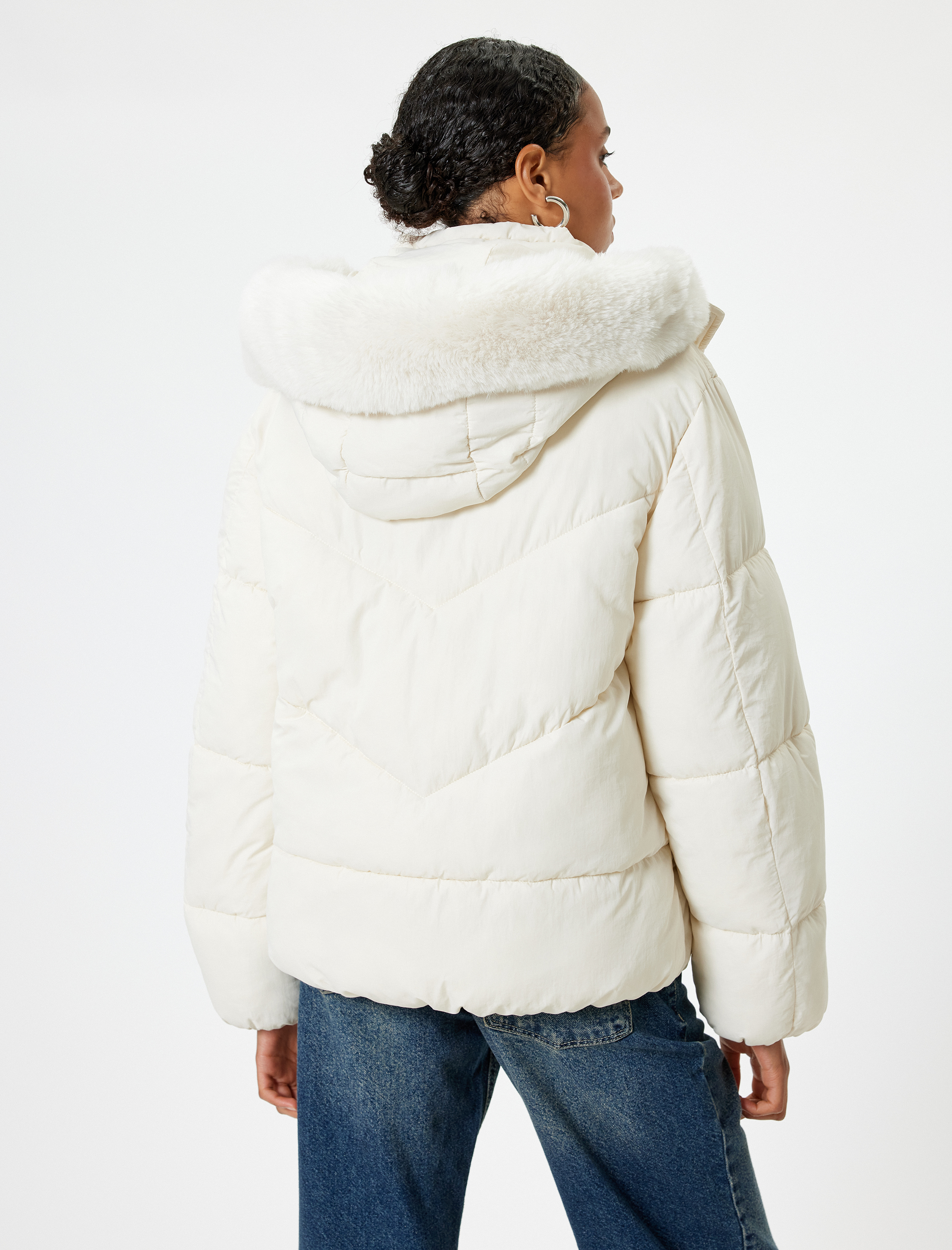   Kapitone Mont Kapüşonlu Fermuarlı Yakası Suni Kürklü Cepli