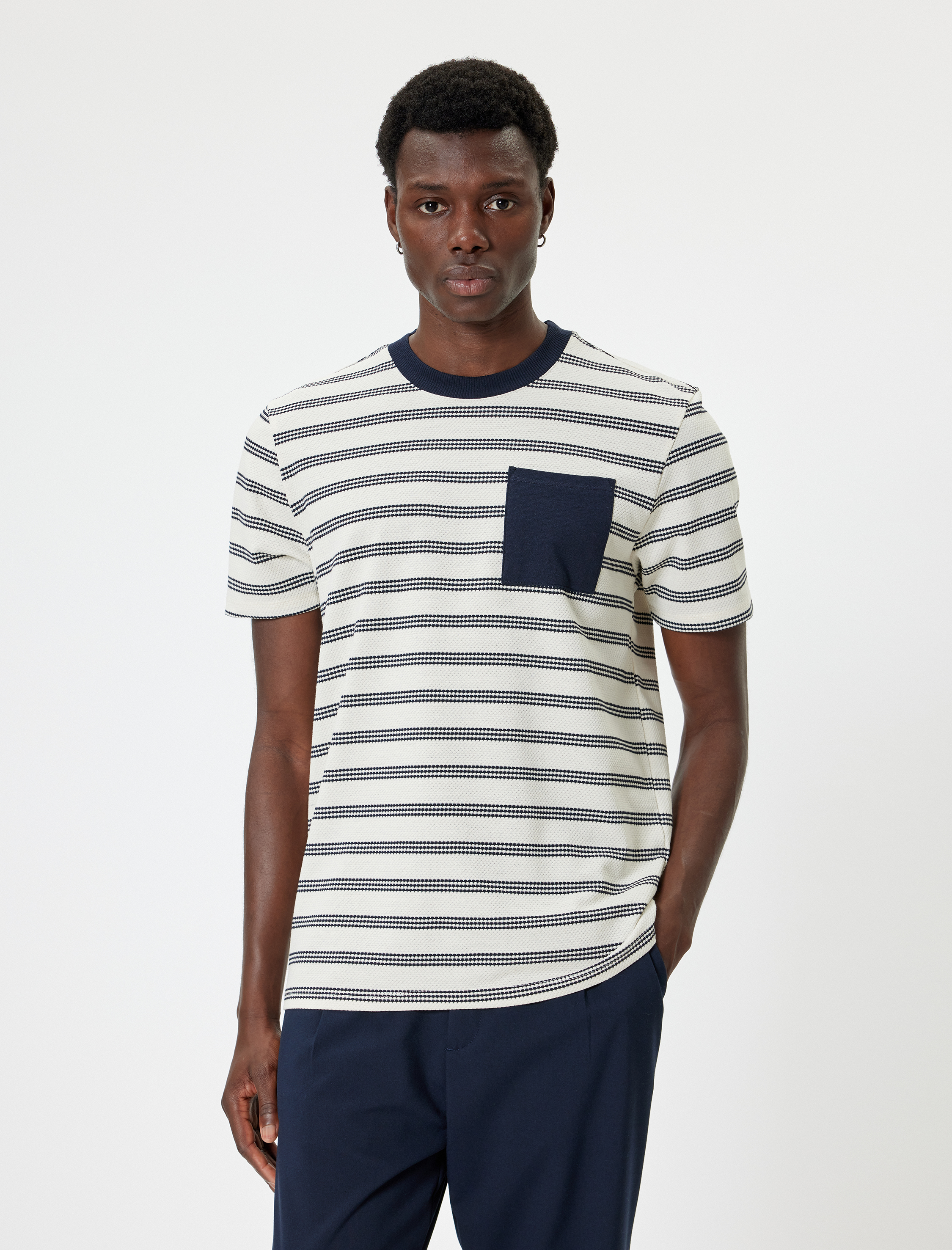   Cep Detaylı Tişört Bisiklet Yaka Kısa Kollu