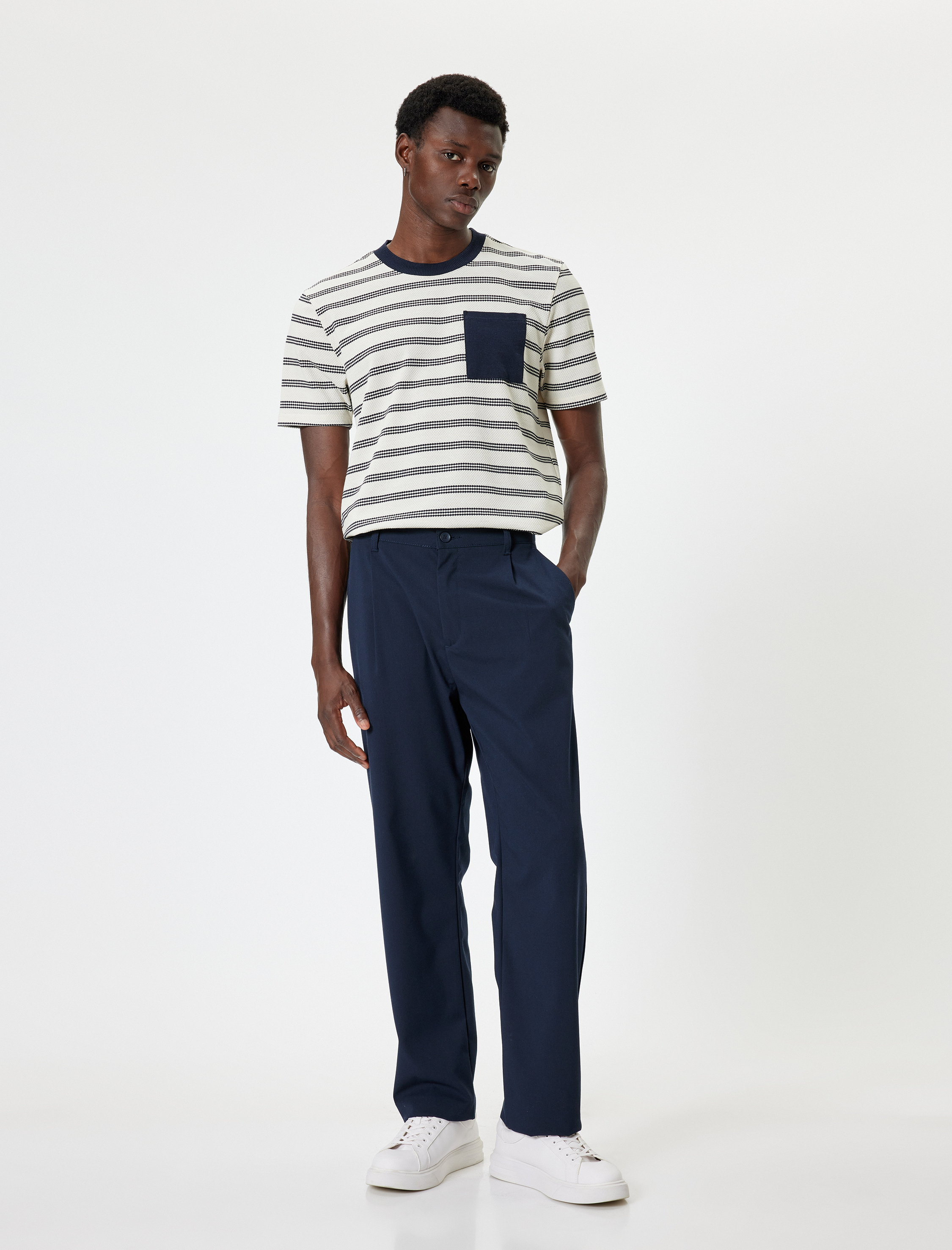   Cep Detaylı Tişört Bisiklet Yaka Kısa Kollu