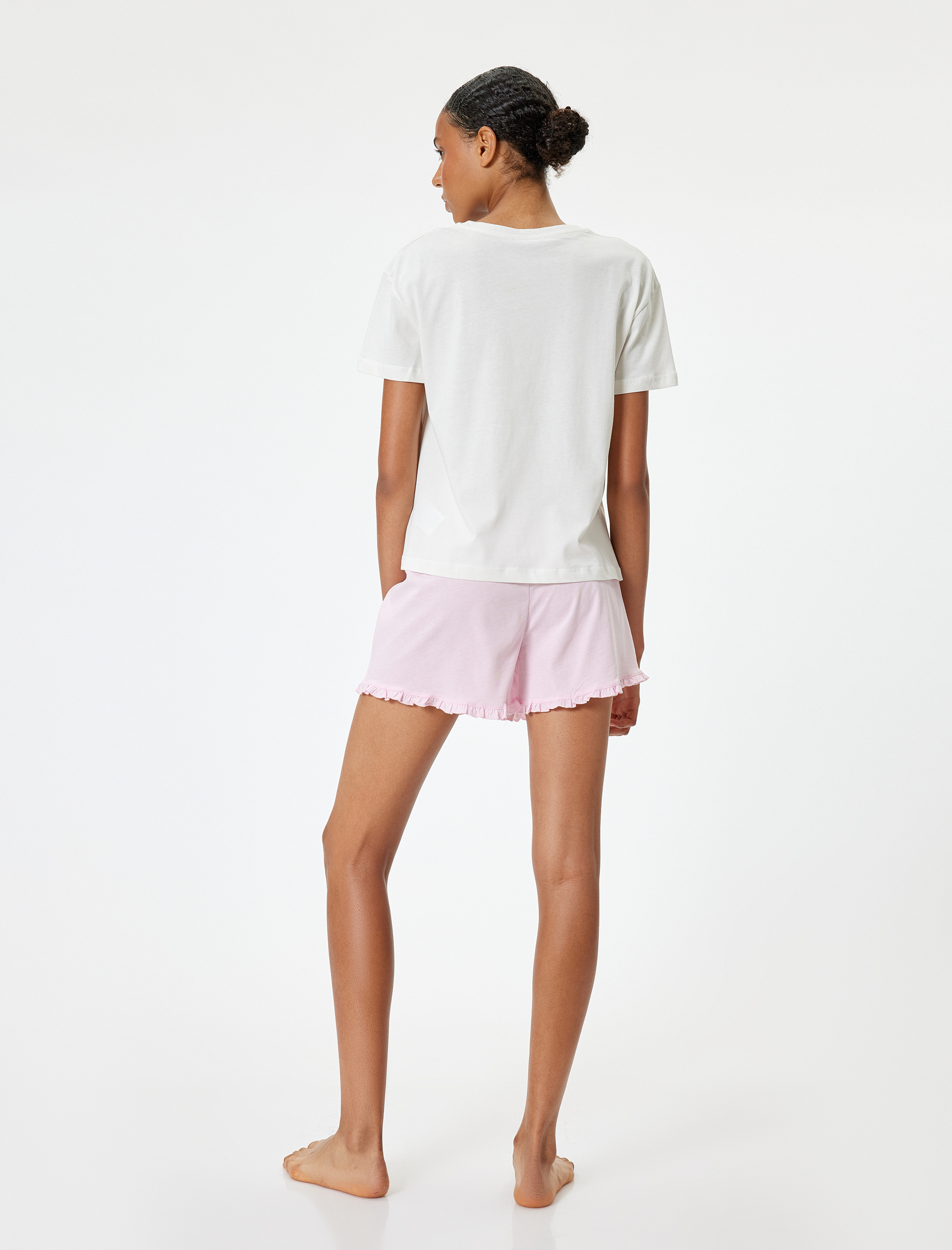   Şortlu Pijama Takımı Fiyonk Baskılı Fırfır Detaylı