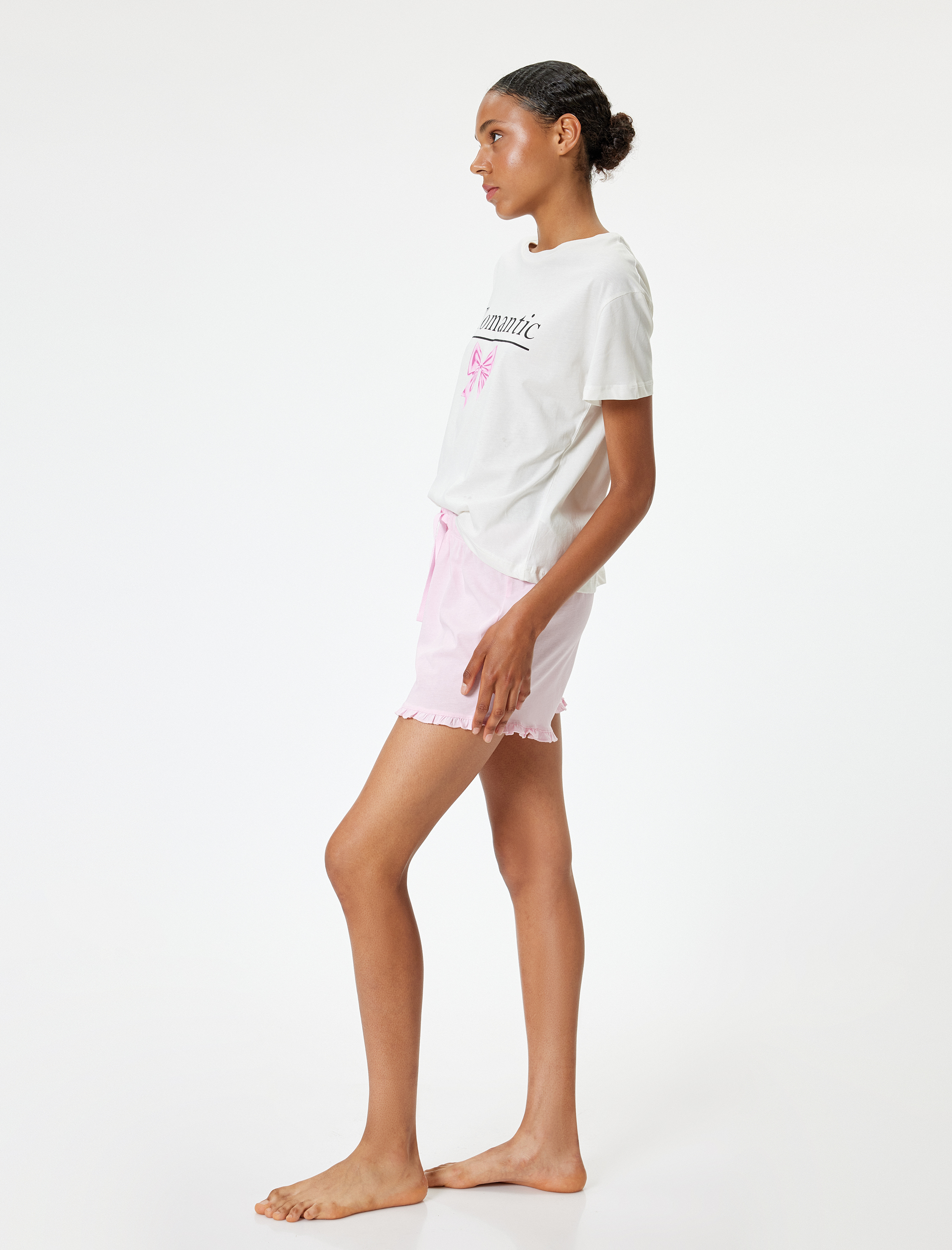   Şortlu Pijama Takımı Fiyonk Baskılı Fırfır Detaylı