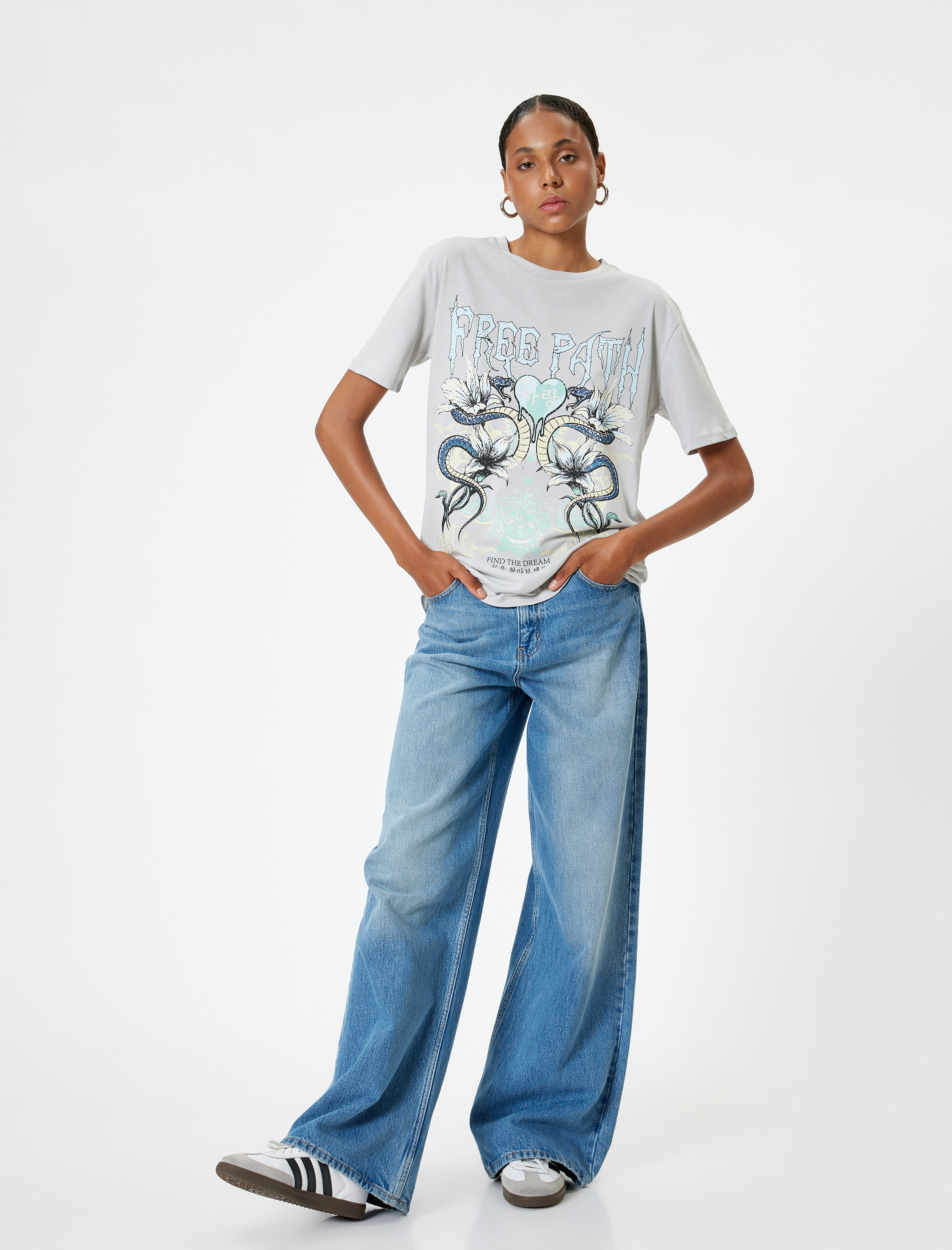   Oversize Tişört Grafiti Baskılı Bisiklet Yaka Kısa Kollu Pamuklu