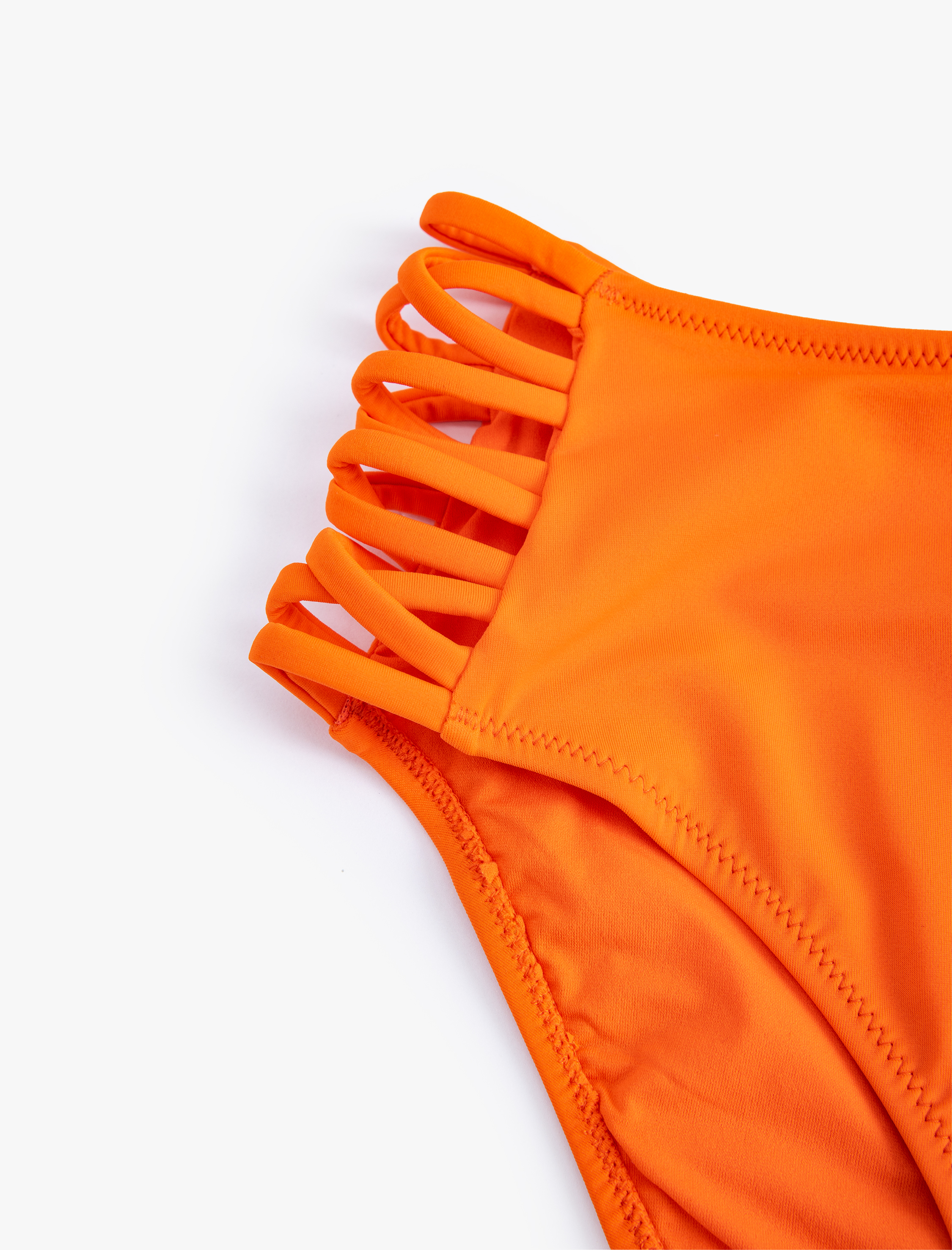   Yüksek Bel Bikini Altı Yanları Pencere Detaylı Dar Kalıp