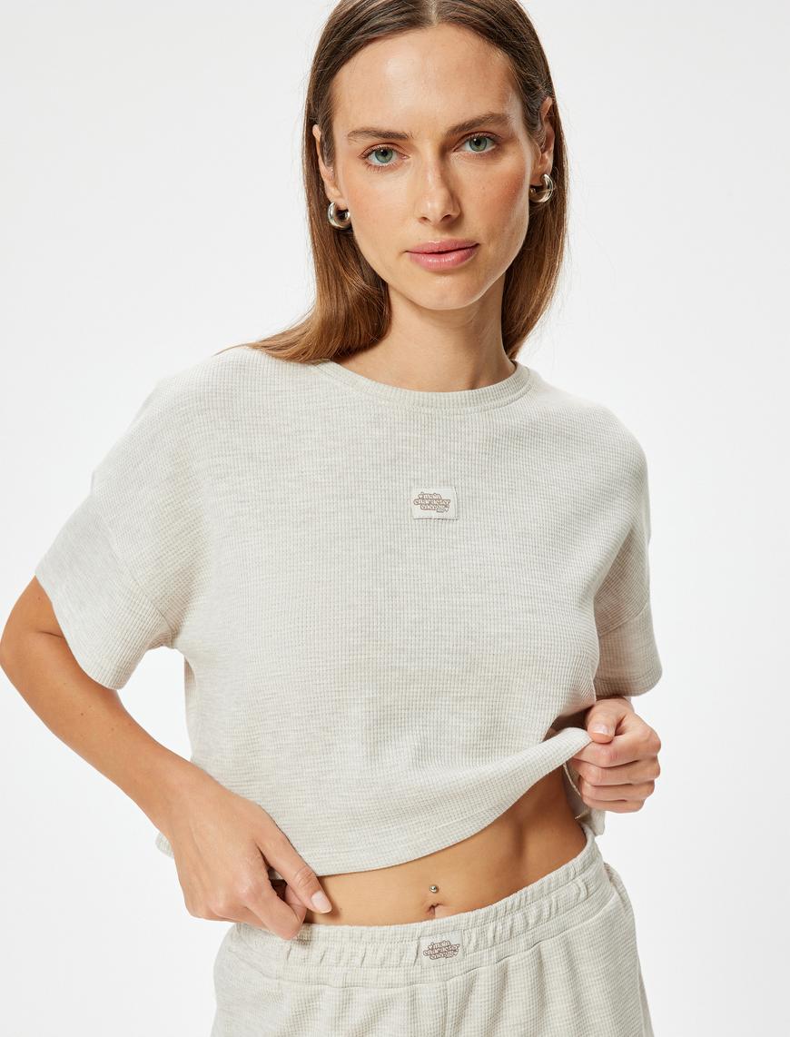   Dokulu Crop Pijama Üstü Kısa Kollu Bisiklet Yaka Rahat Kalıp