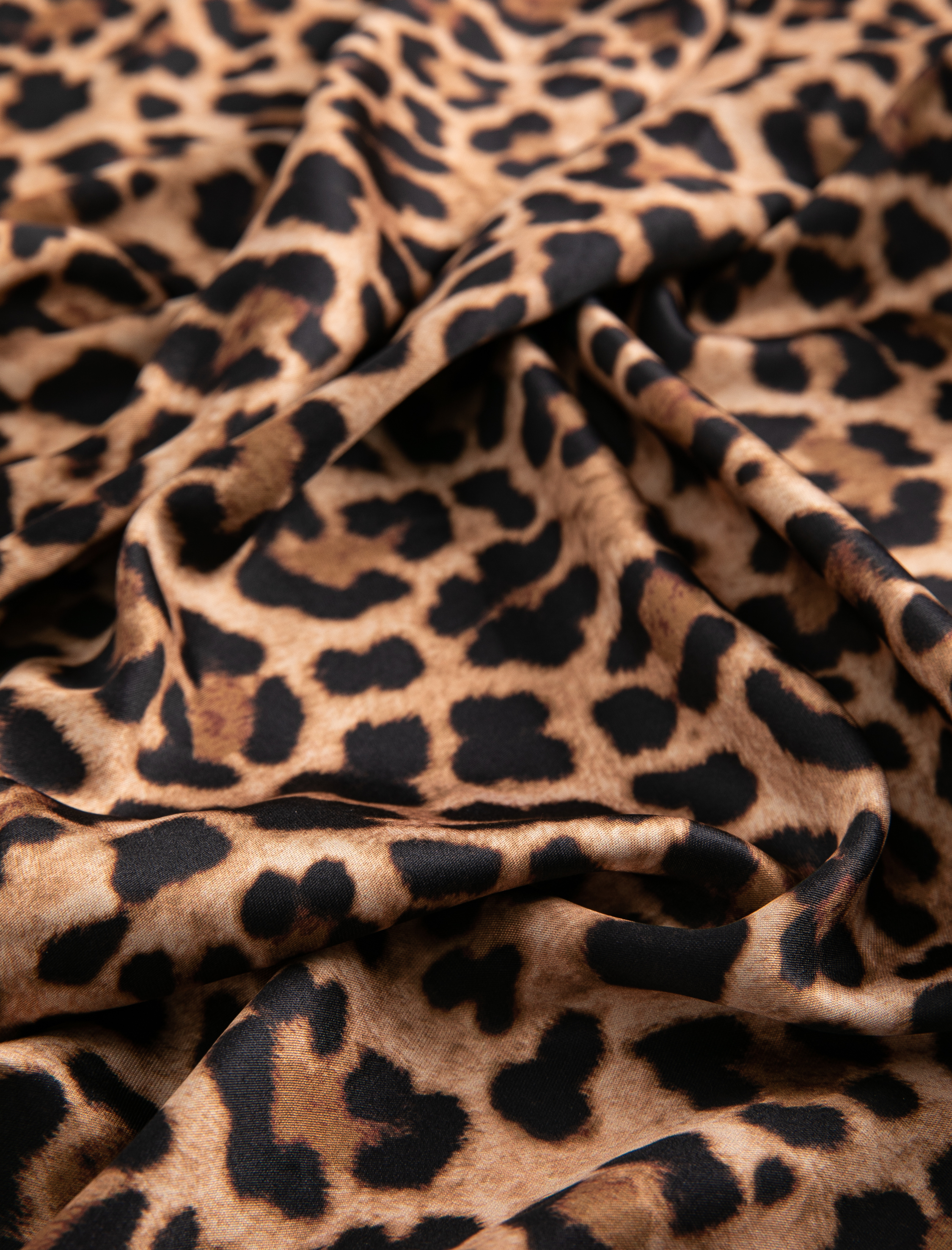  Kadın Leopar Desenli Kare Şal