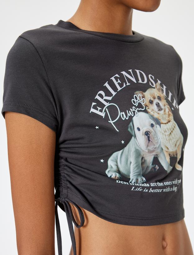 Crop Tişört Köpek Baskılı Büzgülü Slim Fit Bisiklet Yaka_4