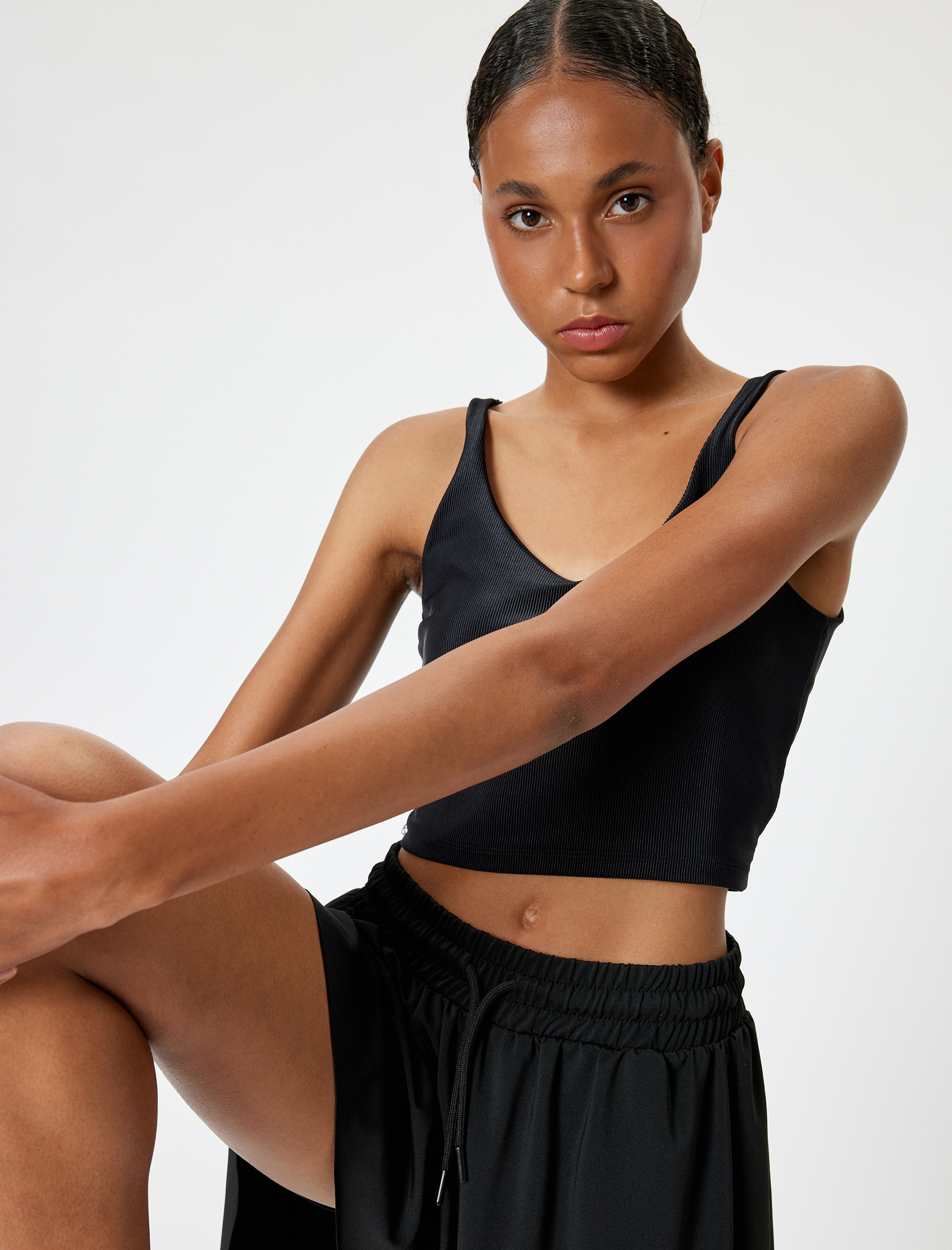 Koton Kadın Sporcu Sütyeni V Yaka Kaplı Slim Fit -1