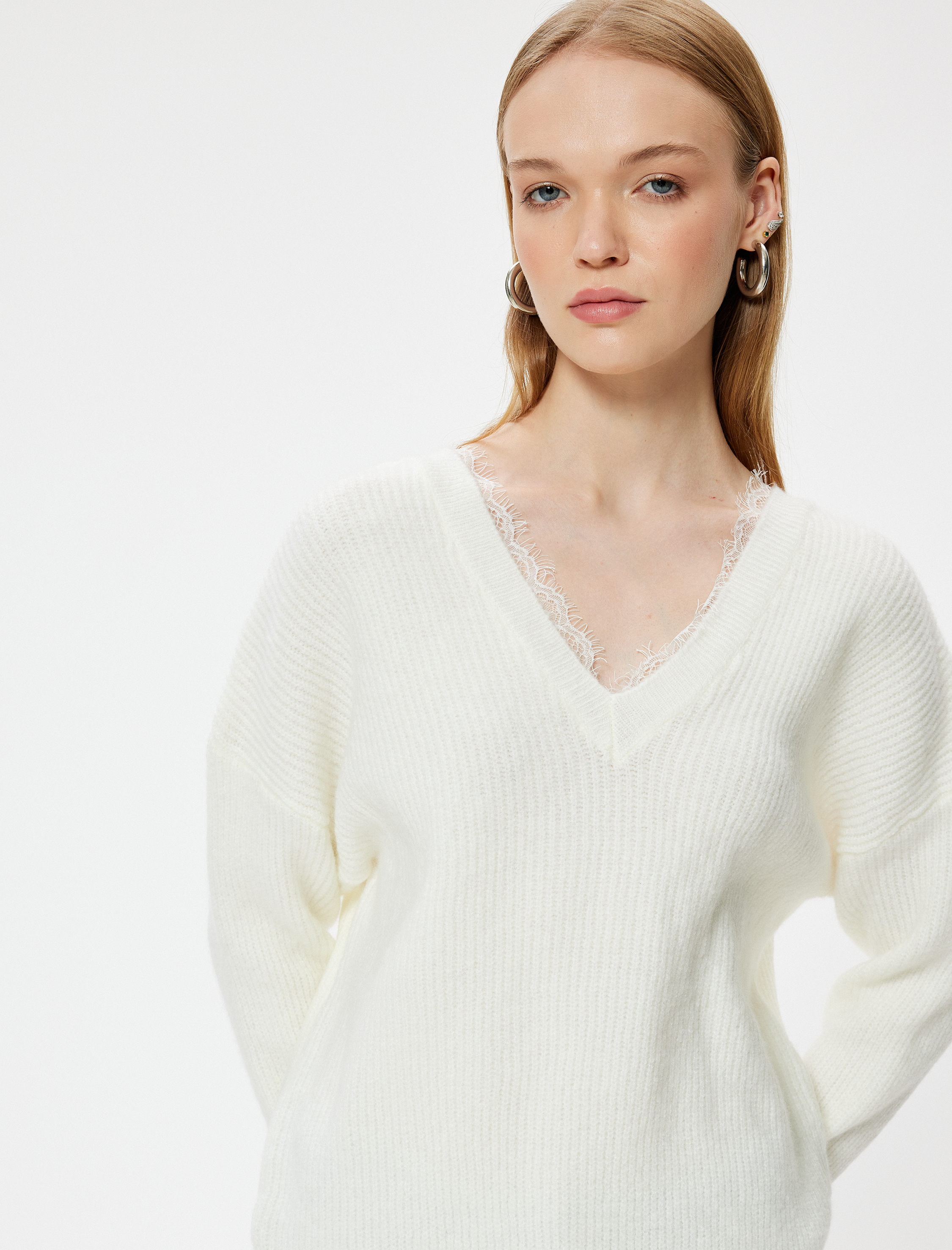   V Yaka Kazak Triko Dantel Detaylı Uzun Kollu Akrilik Karışımlı