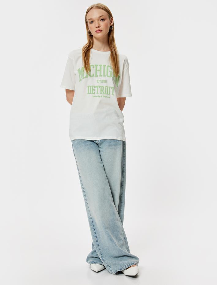  Oversize Tişört Bisiklet Yaka Kolej Baskılı Kısa Kollu