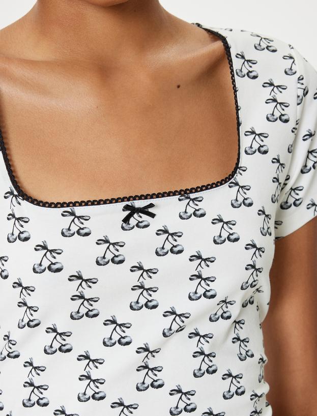 Fiyonklu Tişört Kare Yaka Kısa Kollu Desenli Slim Fit_4