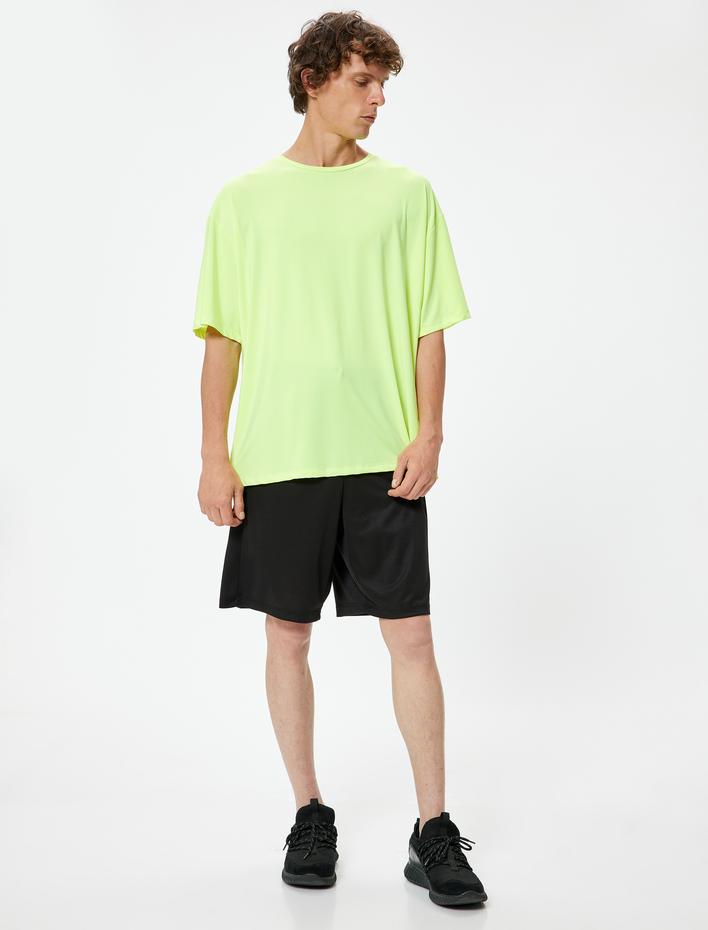  Slogan Baskılı Cep Detaylı Beli Bağcıklı Standart Bel Spor Şort