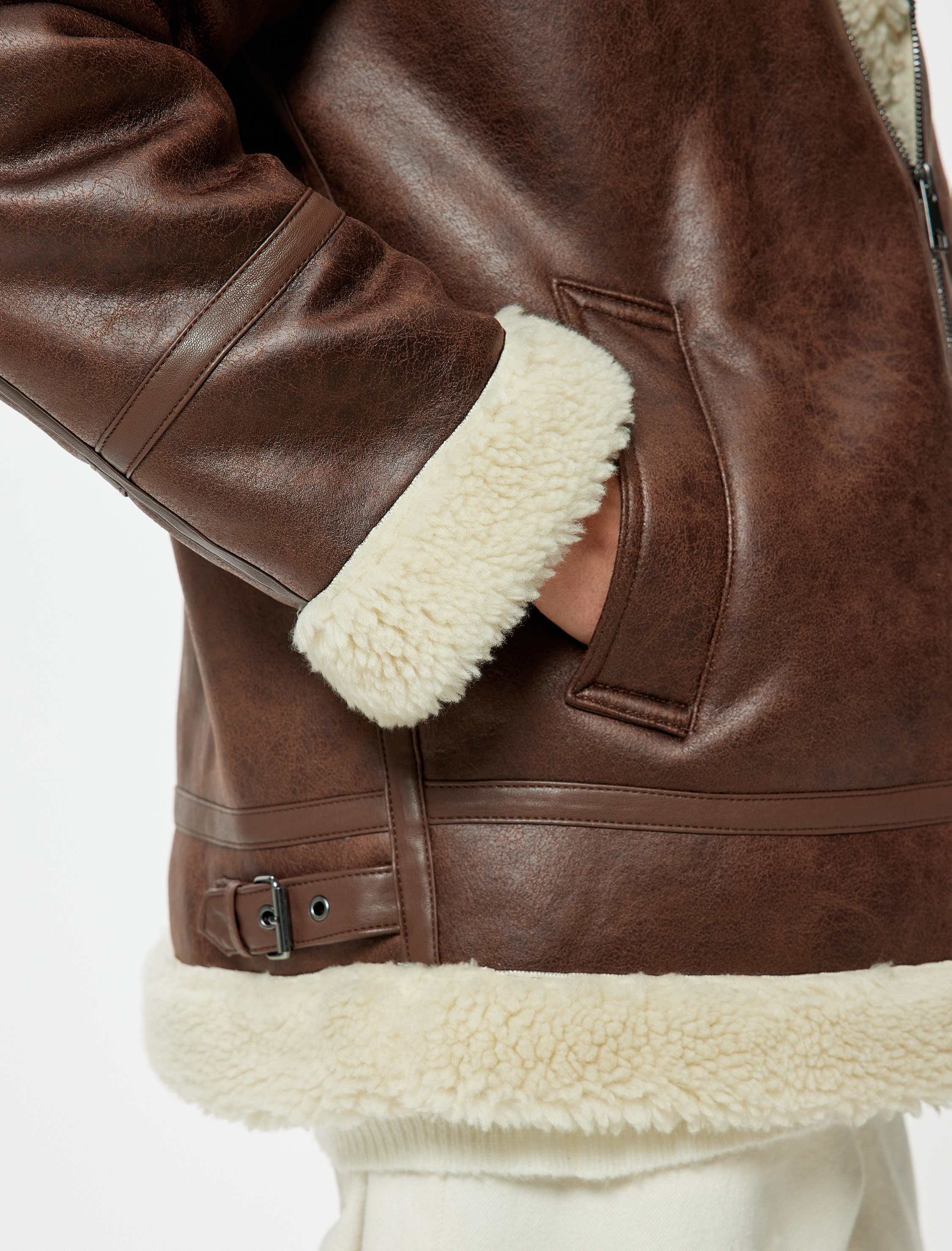 Peluş Yaka Detaylı Fermuarlı Suni Deri Ceket