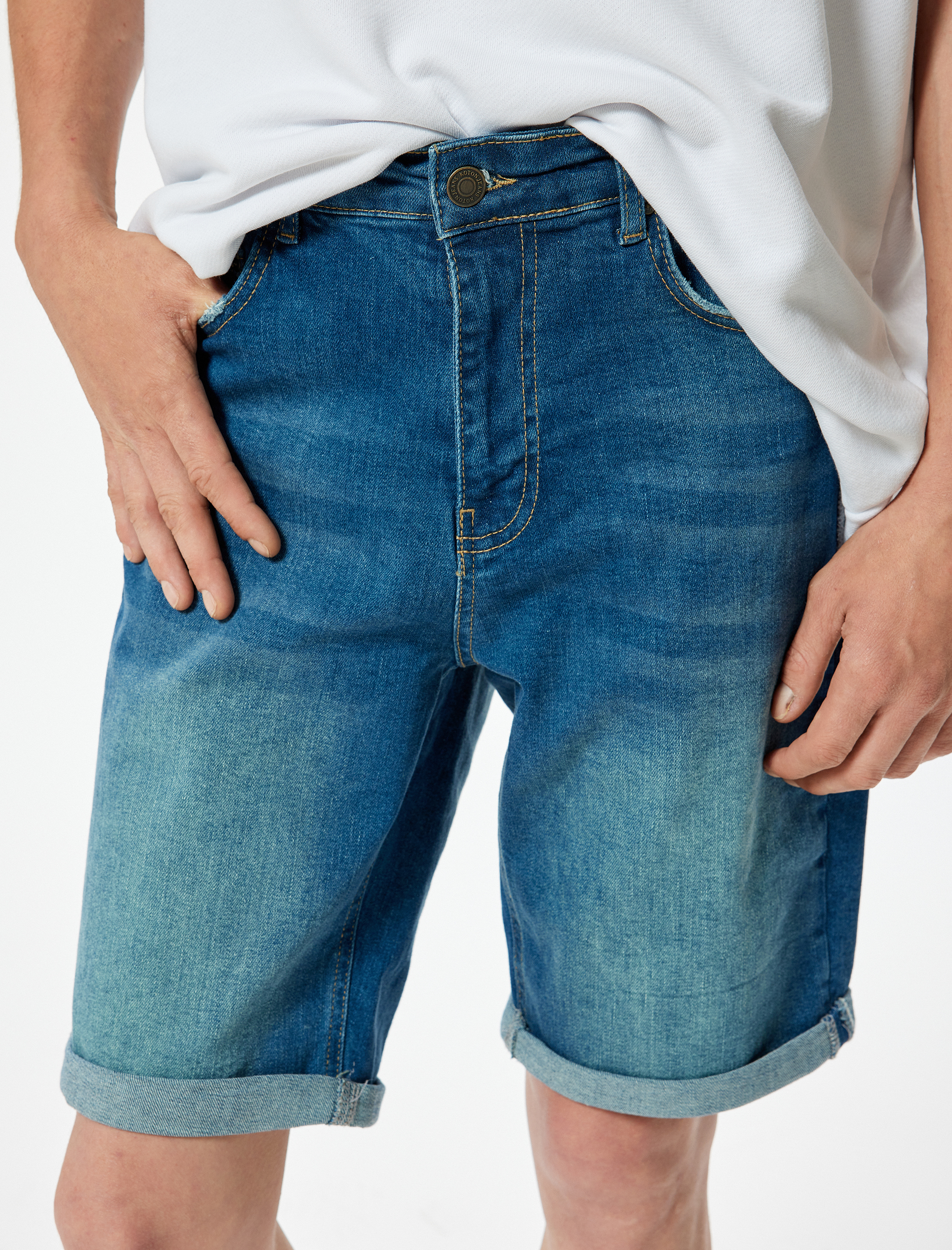 Slim Fit Kot Şort Bermuda Katlamalı Paça Cep Detaylı Pamuklu