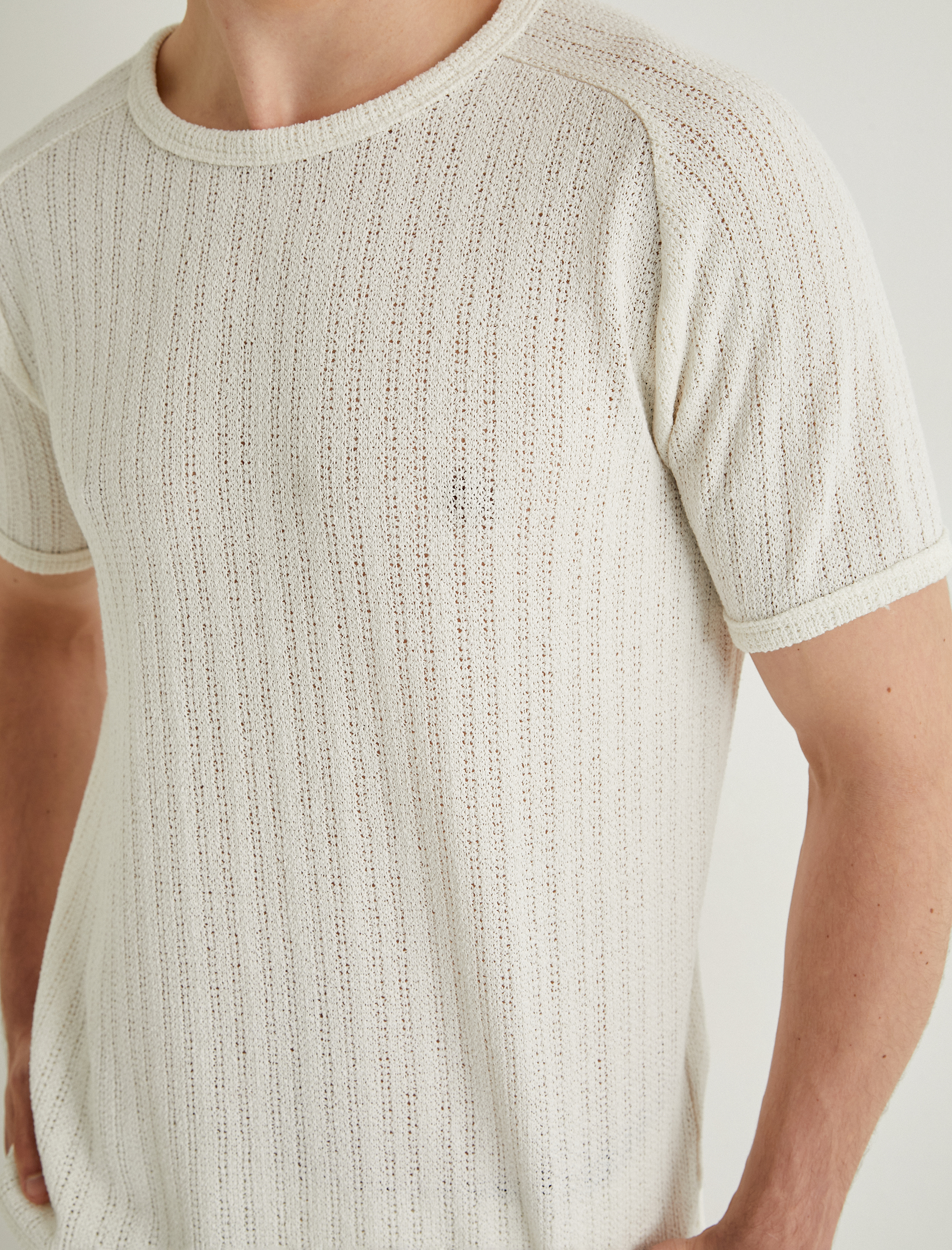   Basic Tişört Bisiklet Yaka Dokulu Kısa Kollu Viskon Karışımlı