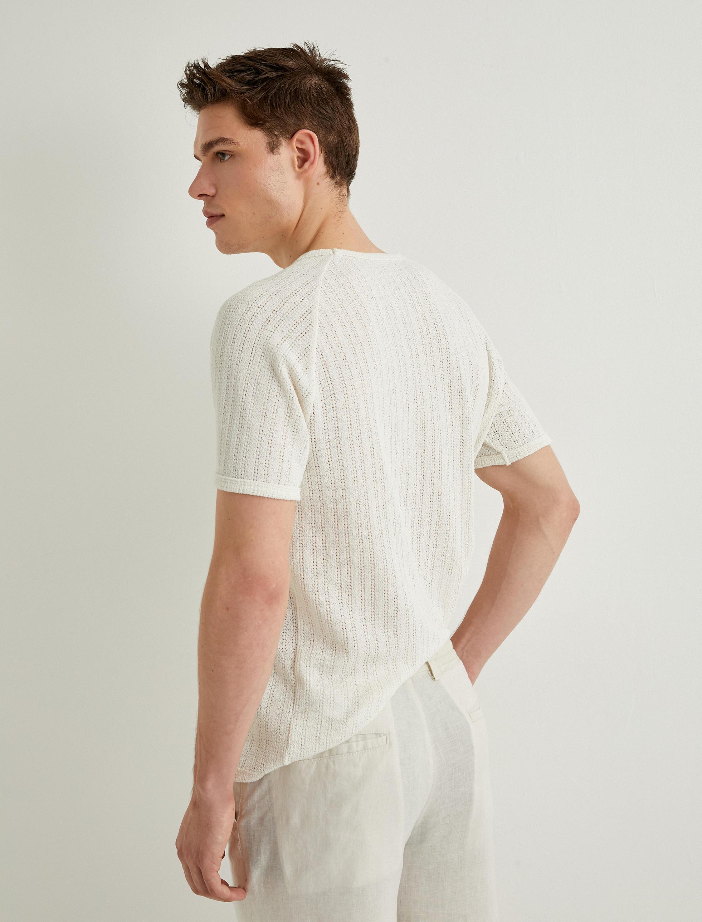   Basic Tişört Bisiklet Yaka Dokulu Kısa Kollu Viskon Karışımlı