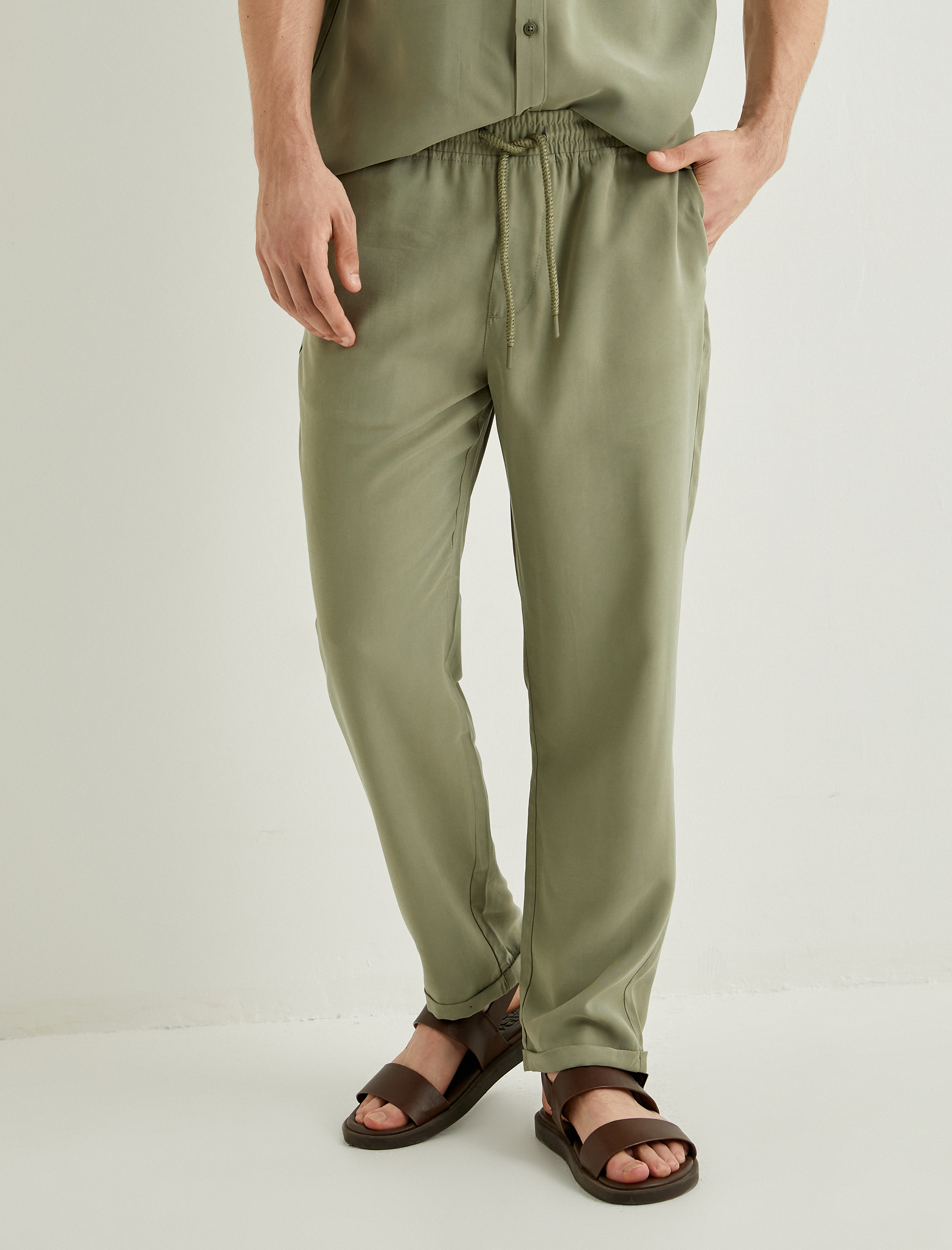 Gabardin Pantolon Beli Bağcıklı Cep Detaylı