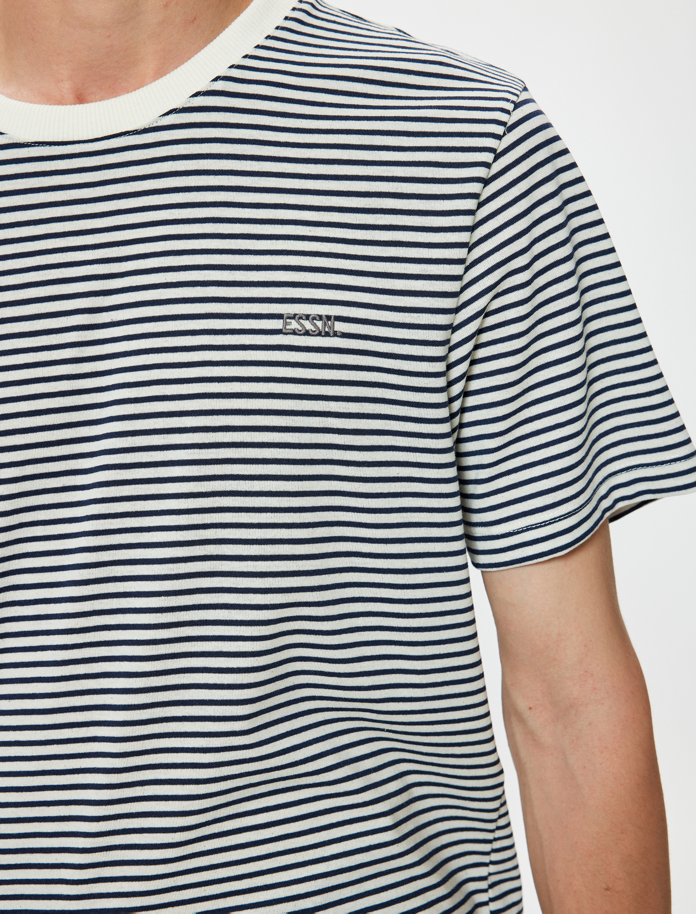   Çizgili Bisiklet Yaka İşlemeli Kısa Kollu Slim Fit Tişört