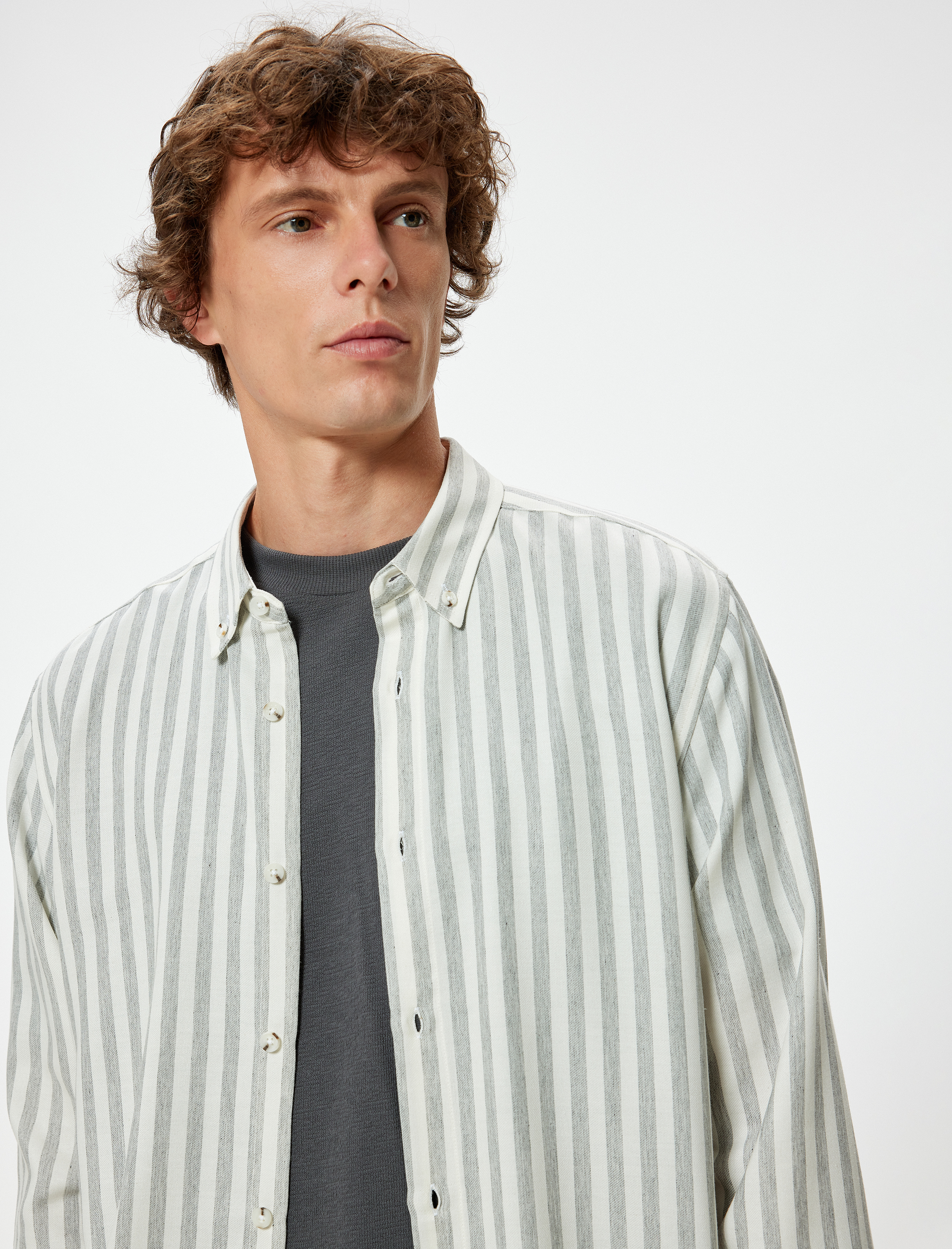   Uzun Kollu Düğmeli Yaka Çizgili Regular Fit Gömlek