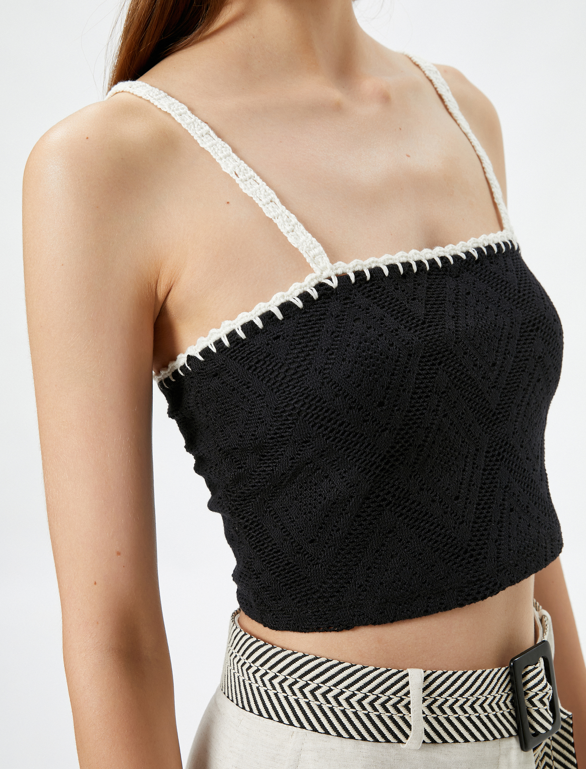   Melis Ağazat X Koton - Askılı Crop Kroşe Üst