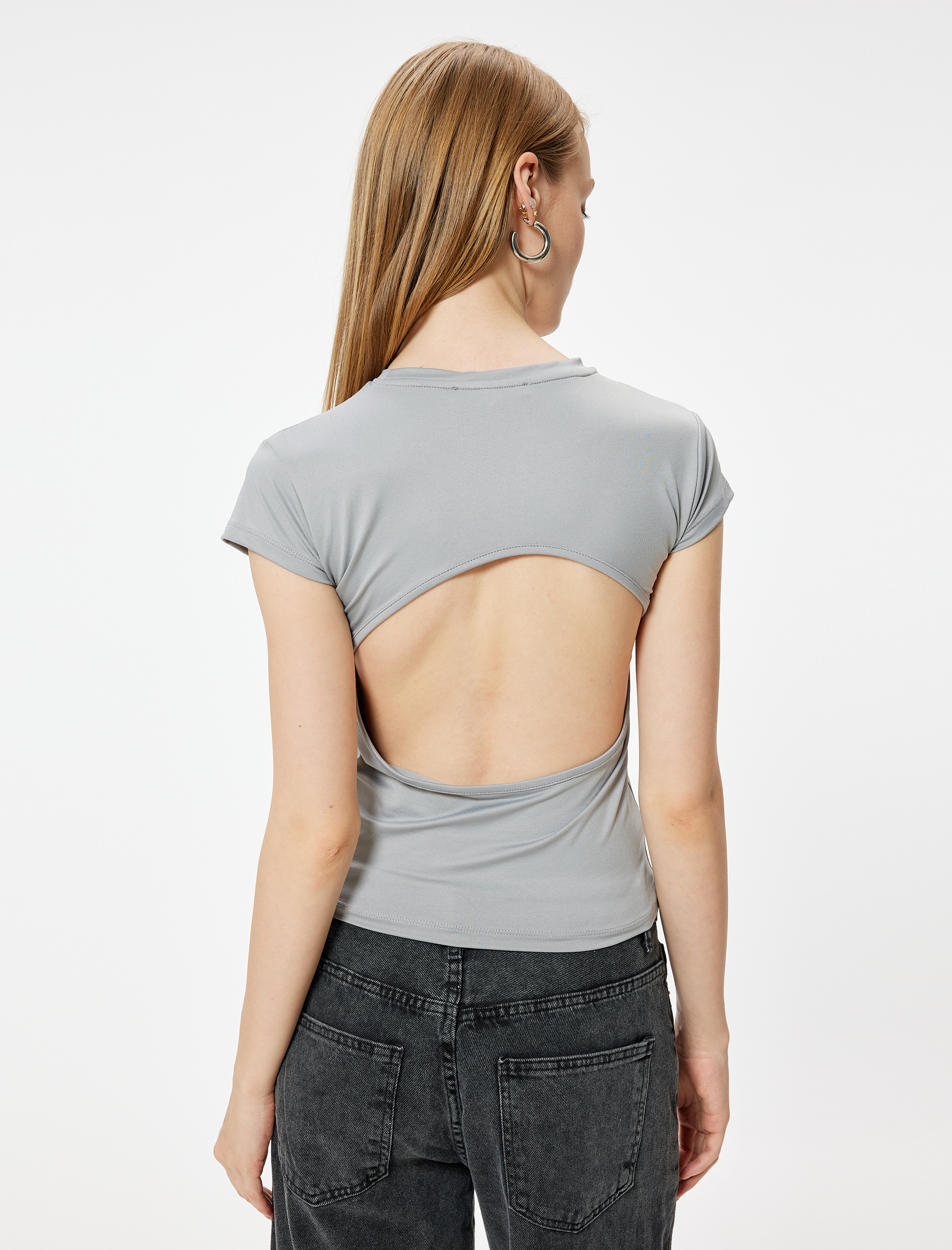   Bisiklet Yaka Body Sırt Detaylı Kısa Kollu Slim Fit