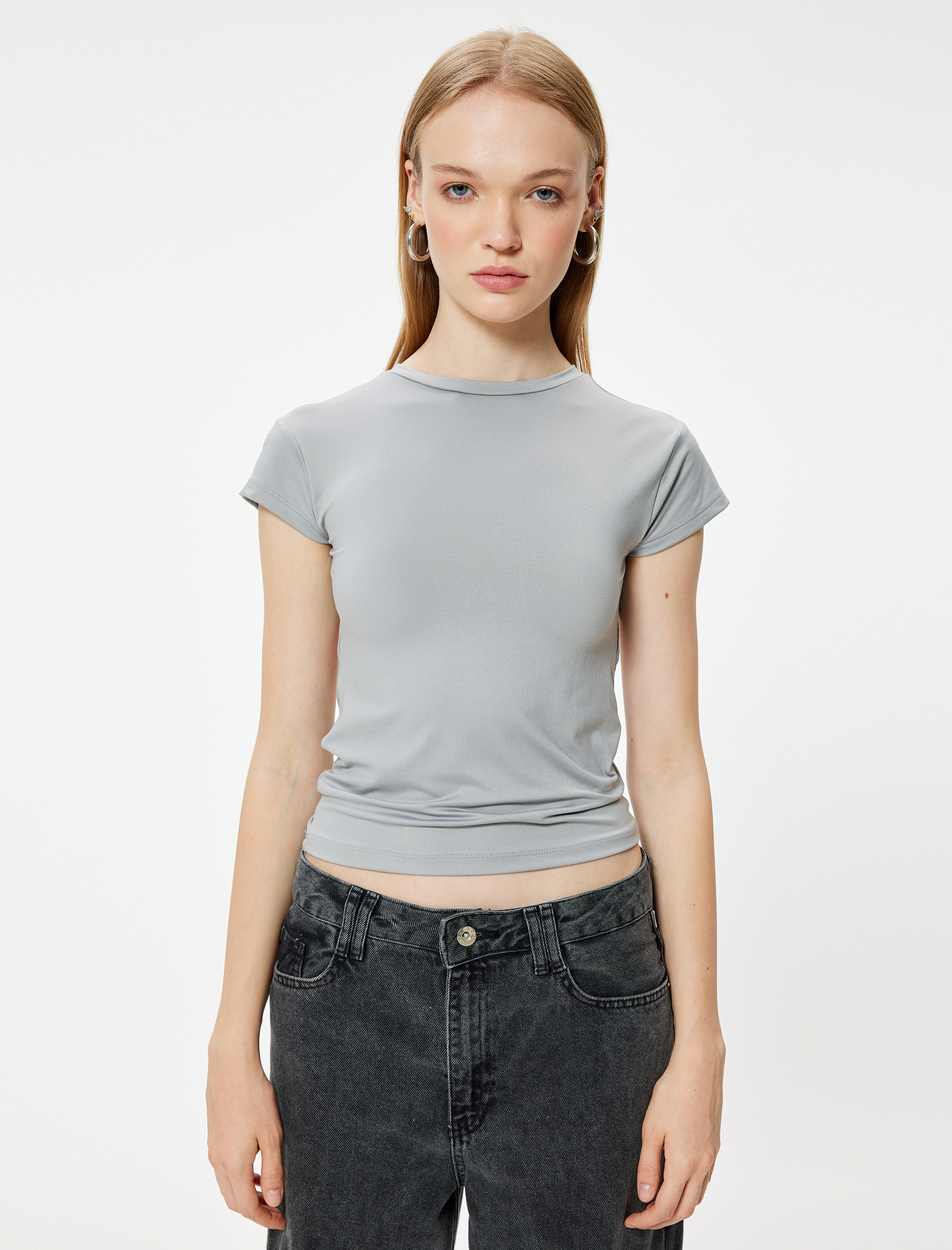   Bisiklet Yaka Body Sırt Detaylı Kısa Kollu Slim Fit