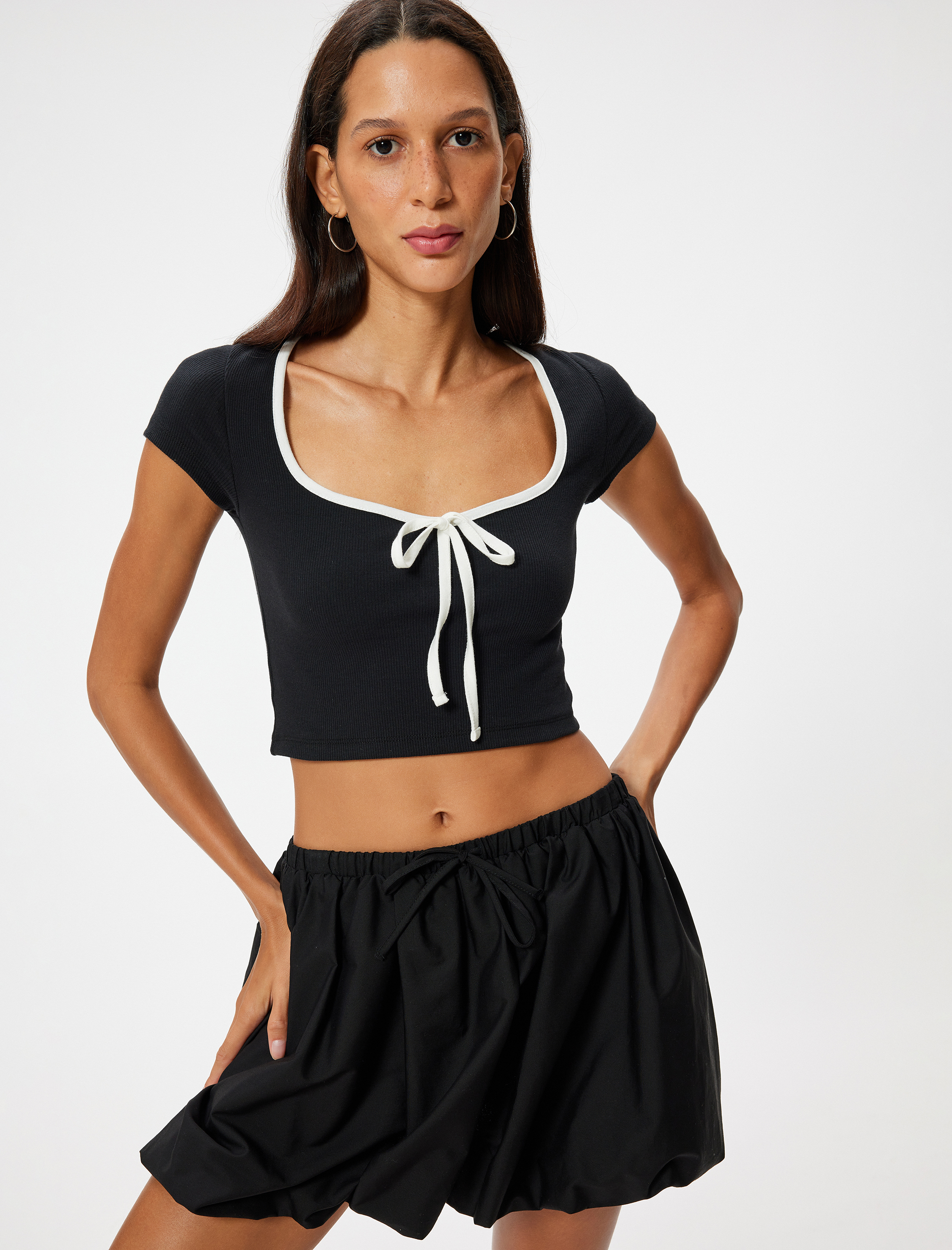   Crop Tişört Bağlama Detaylı Kısa Kollu Slim Fit