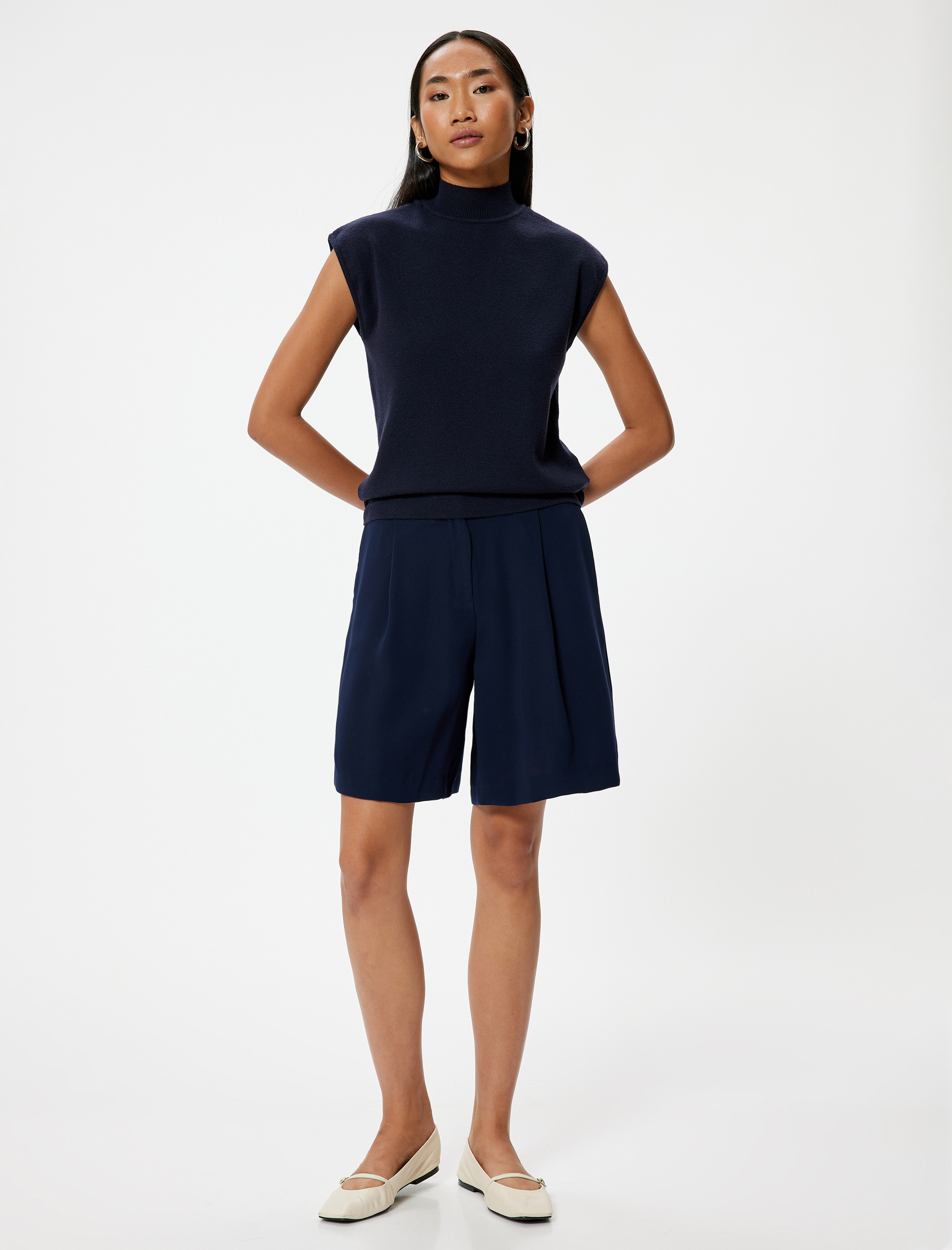   Bermuda Şort  Cepli Pile Detaylı