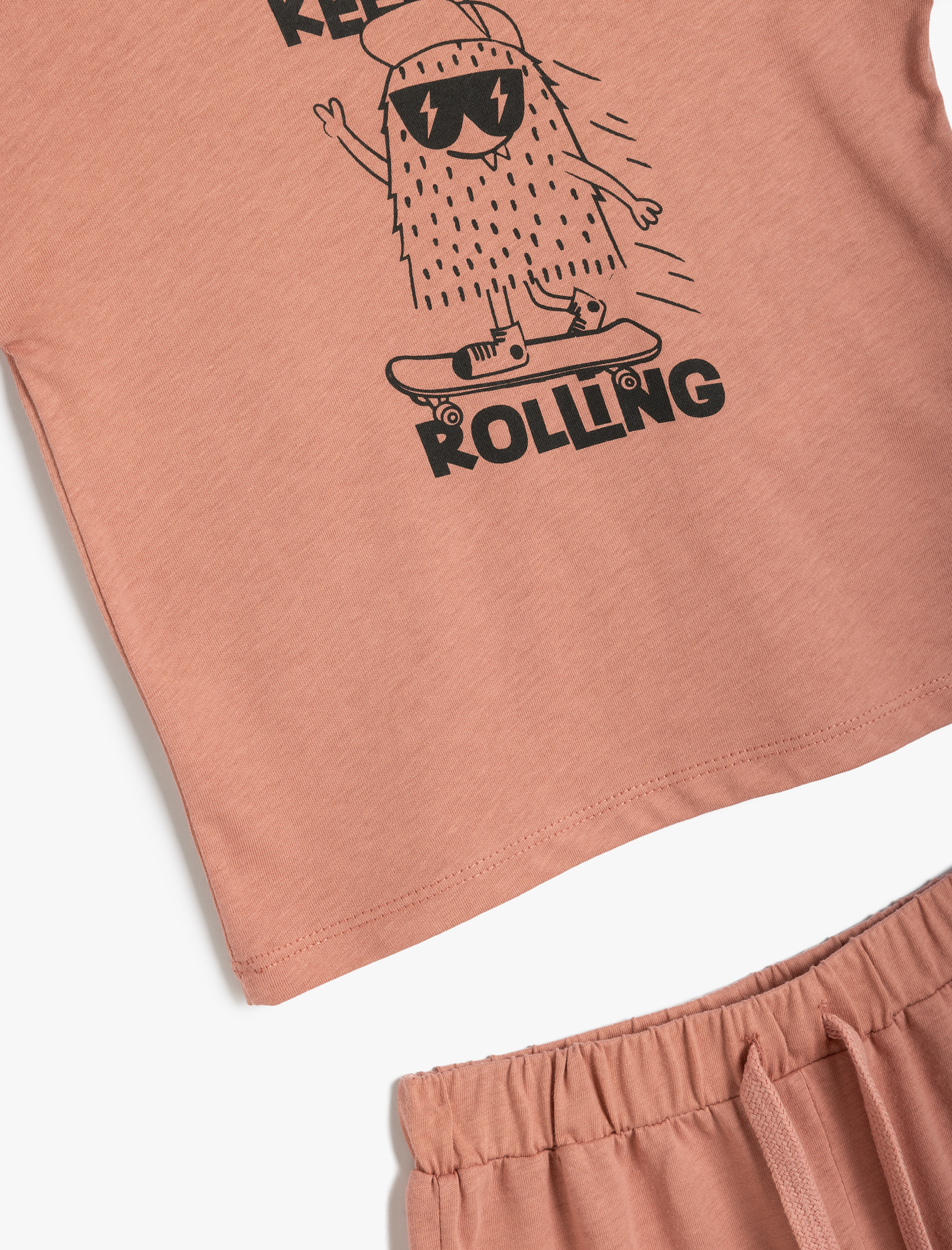  Erkek Bebek Şort Tişört Takım Kaykay Temalı Baskılı