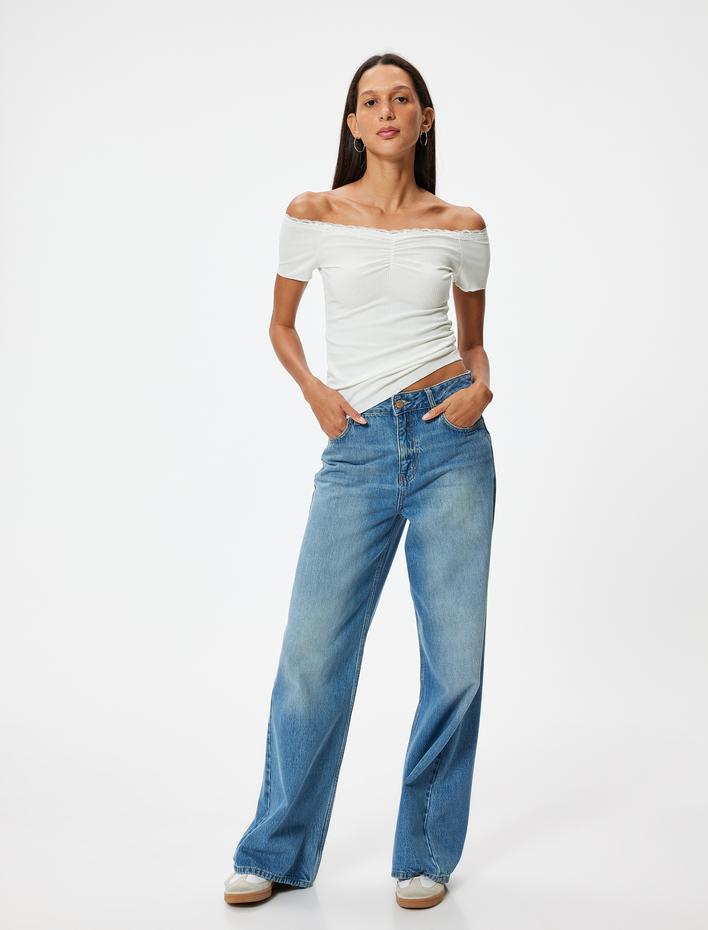  Madonna Yaka Omzu Açık Tişört Dantel Detaylı Büzgülü Kısa Kollu