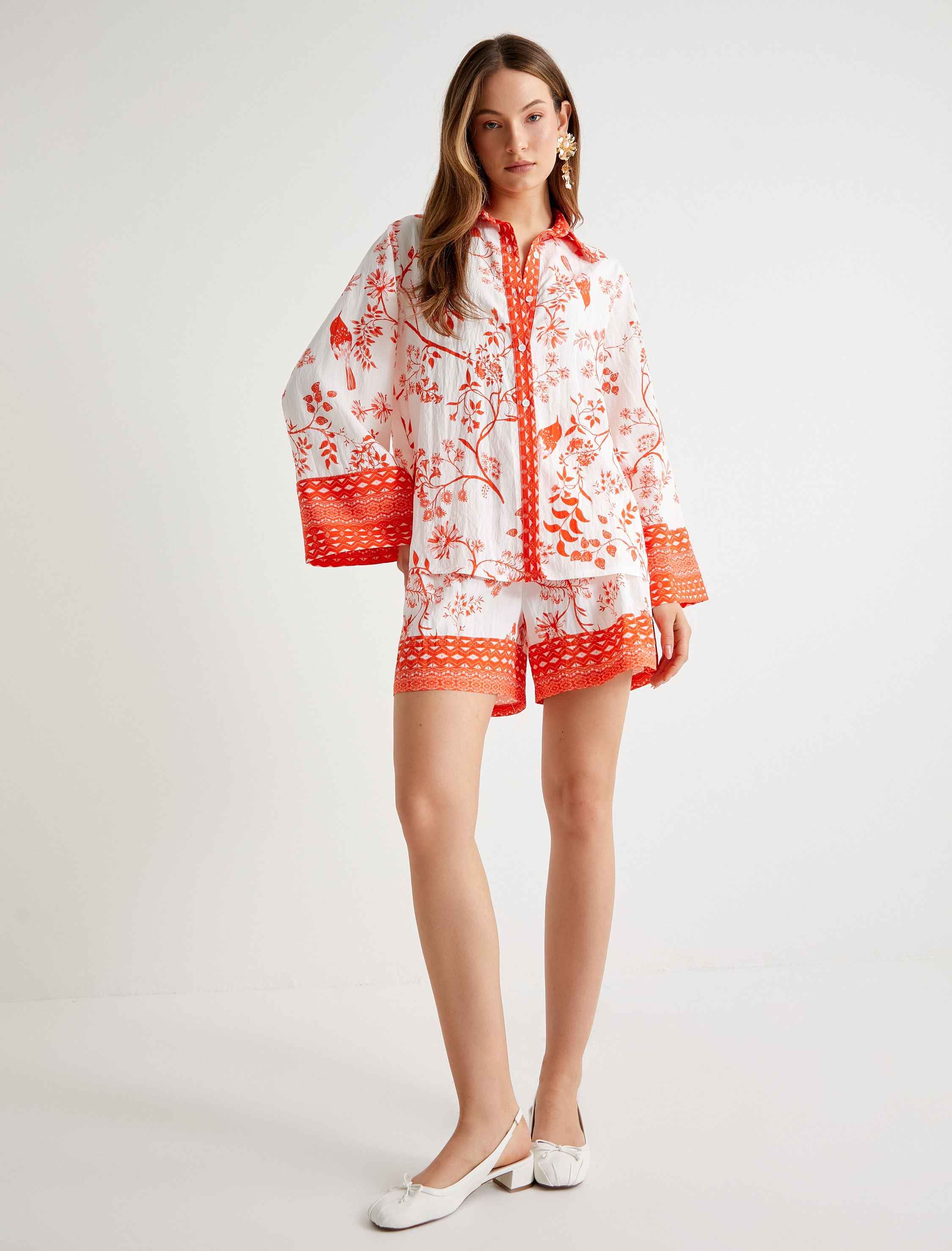   Çiçekli Gömlek Uzun Geniş Kollu