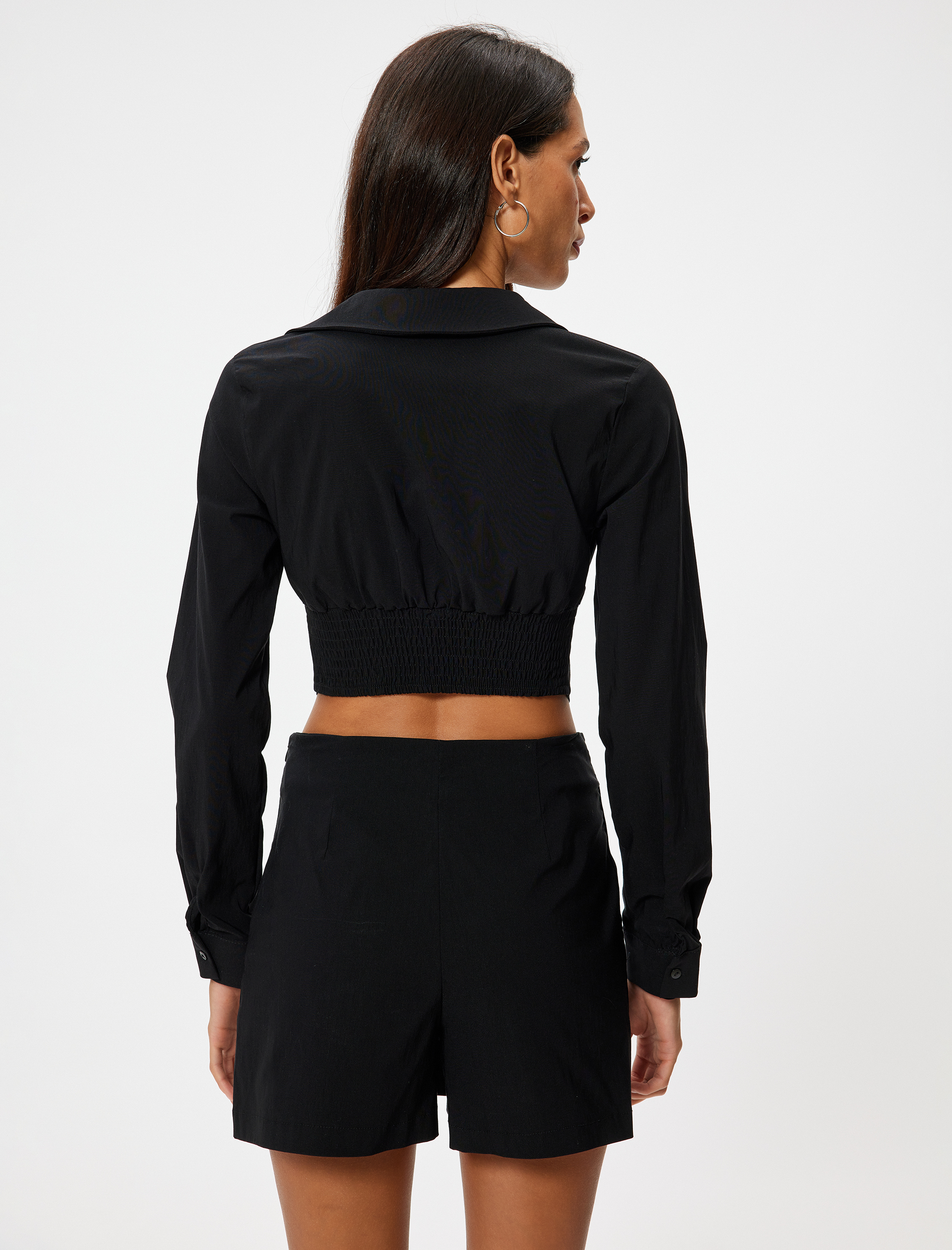   Crop Bluz V Yaka Uzun Kollu Gipeli Metal Aksesuarlı Slim Fit