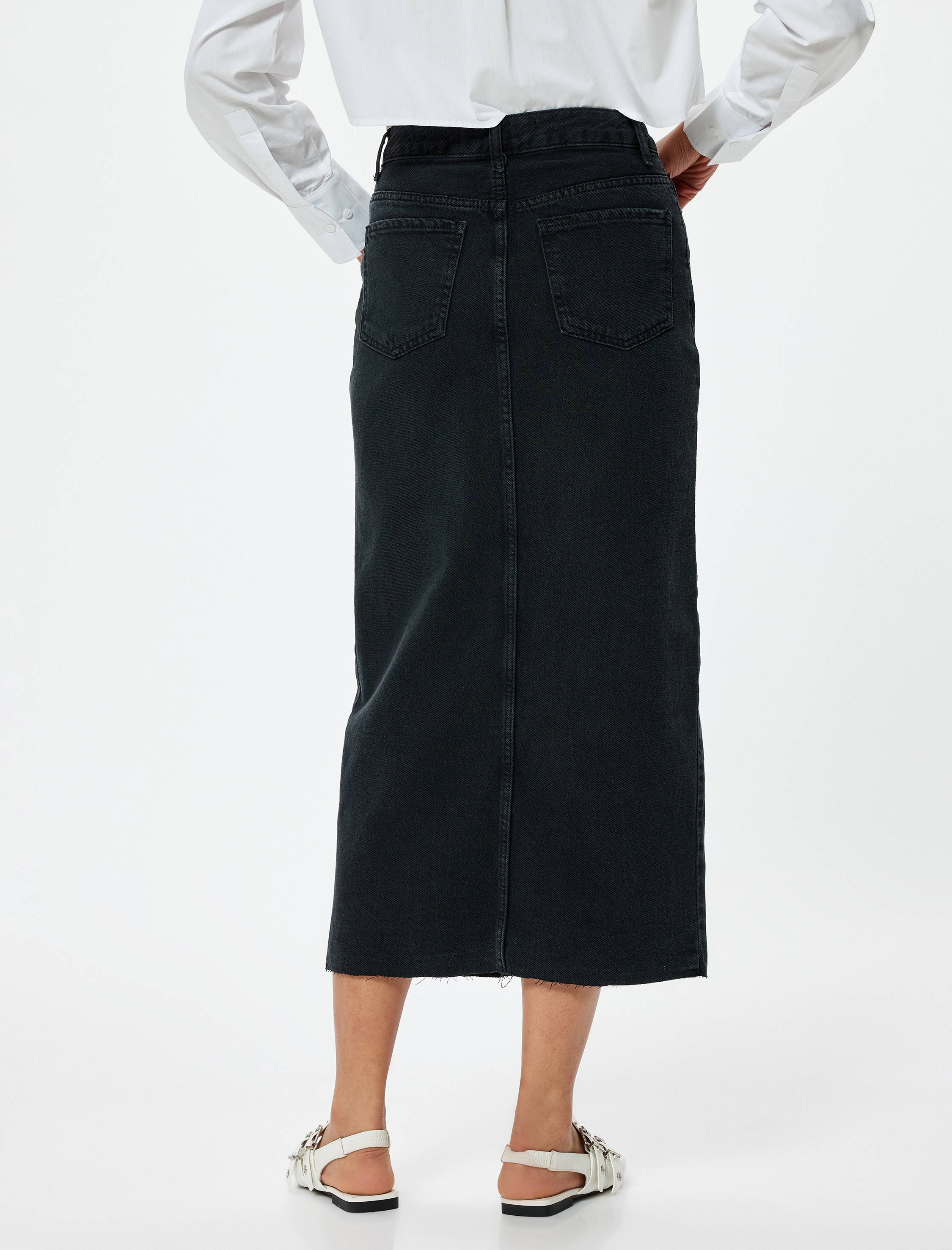   Yüksek Bel Düğmeli Yırtmaç Detaylı Midi Kot Etek