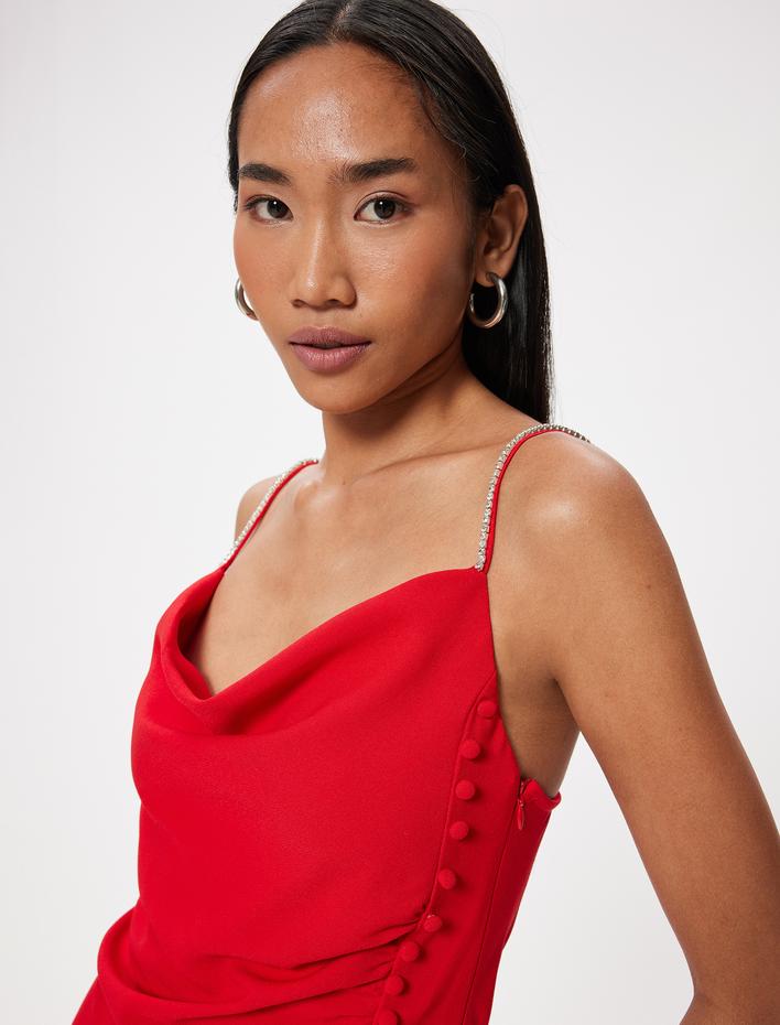  Uzun Elbise Askılı Yırtmaçlı Degaje Yaka Taş Detaylı Düğmeli