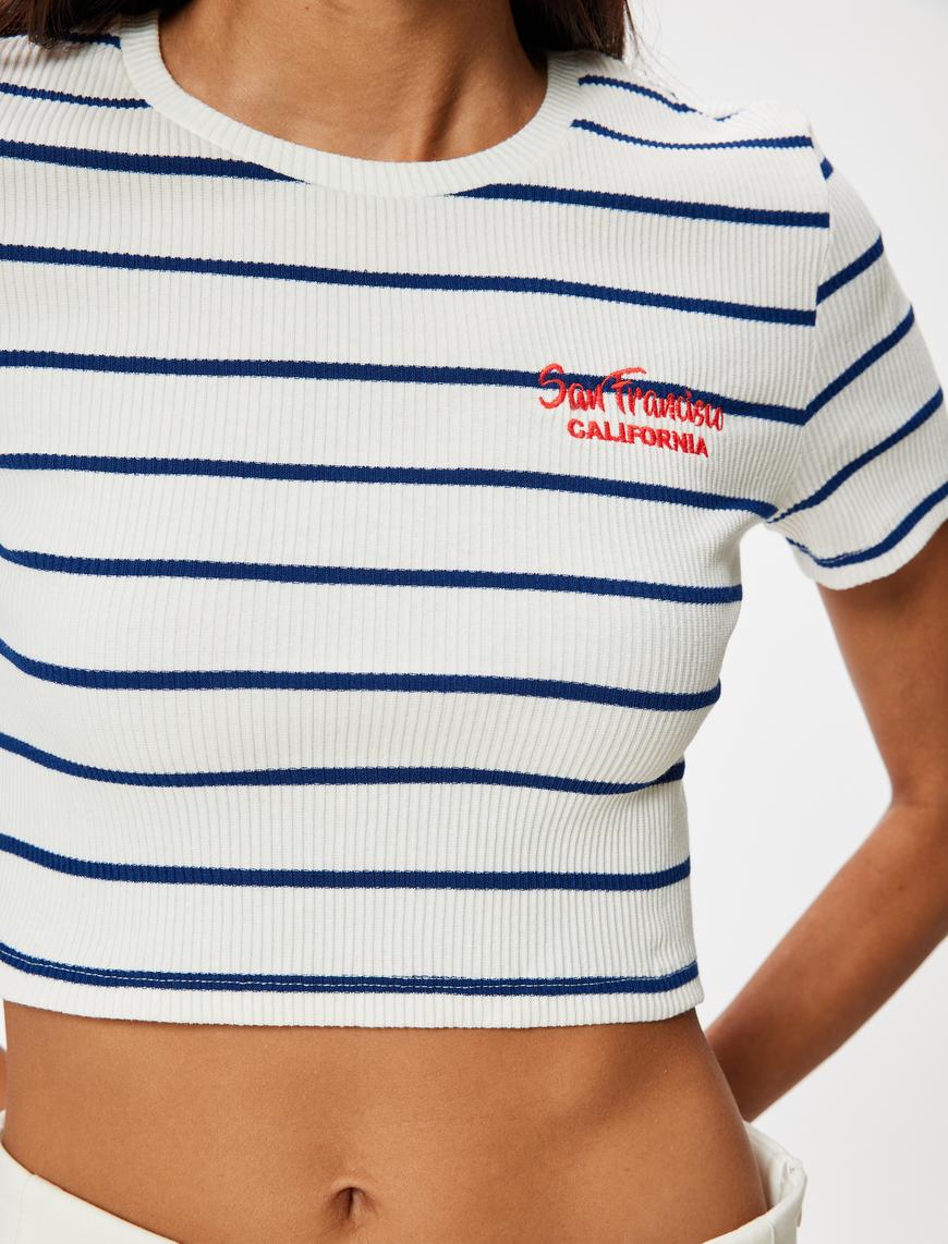   Crop Tişört Bisiklet Yaka Slogan İşlemeli Slim Fit