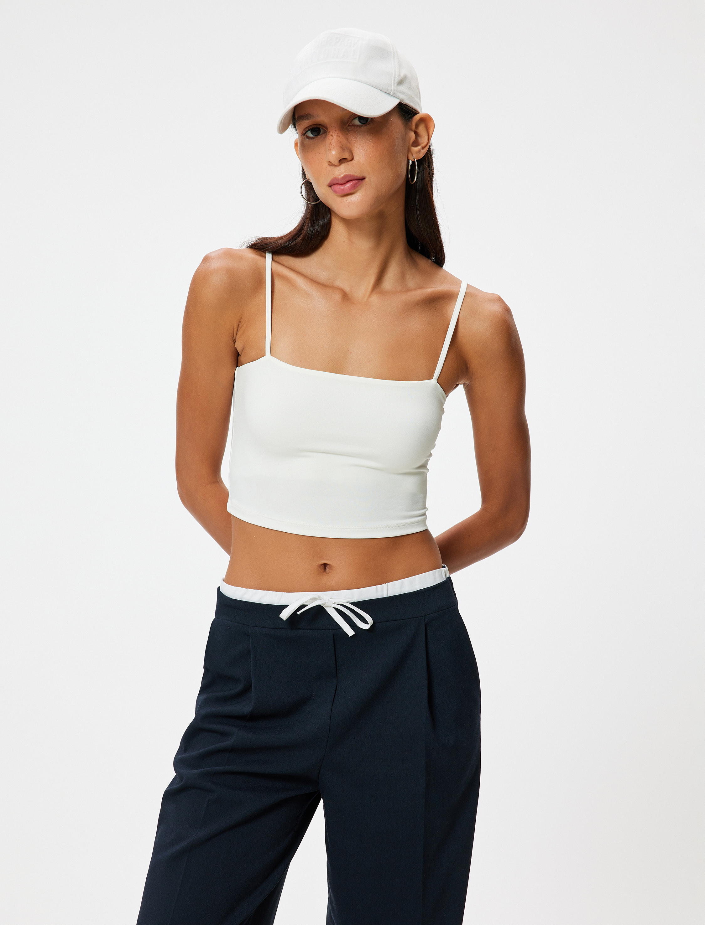 Crop Atlet Basic İp Askılı Slim Fit