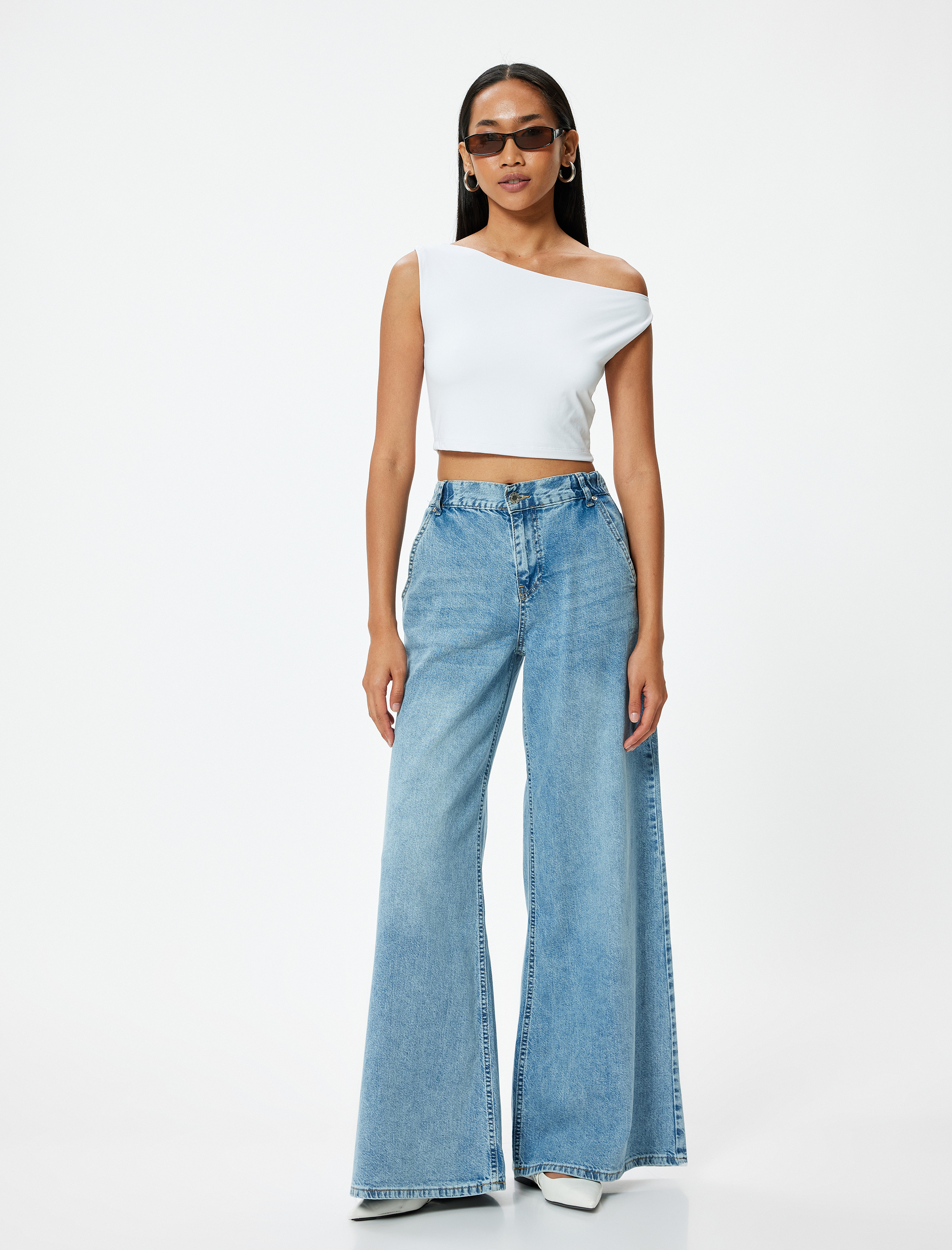   Crop Omzu Açık Tişört Asimetrik Yaka Slim Fit