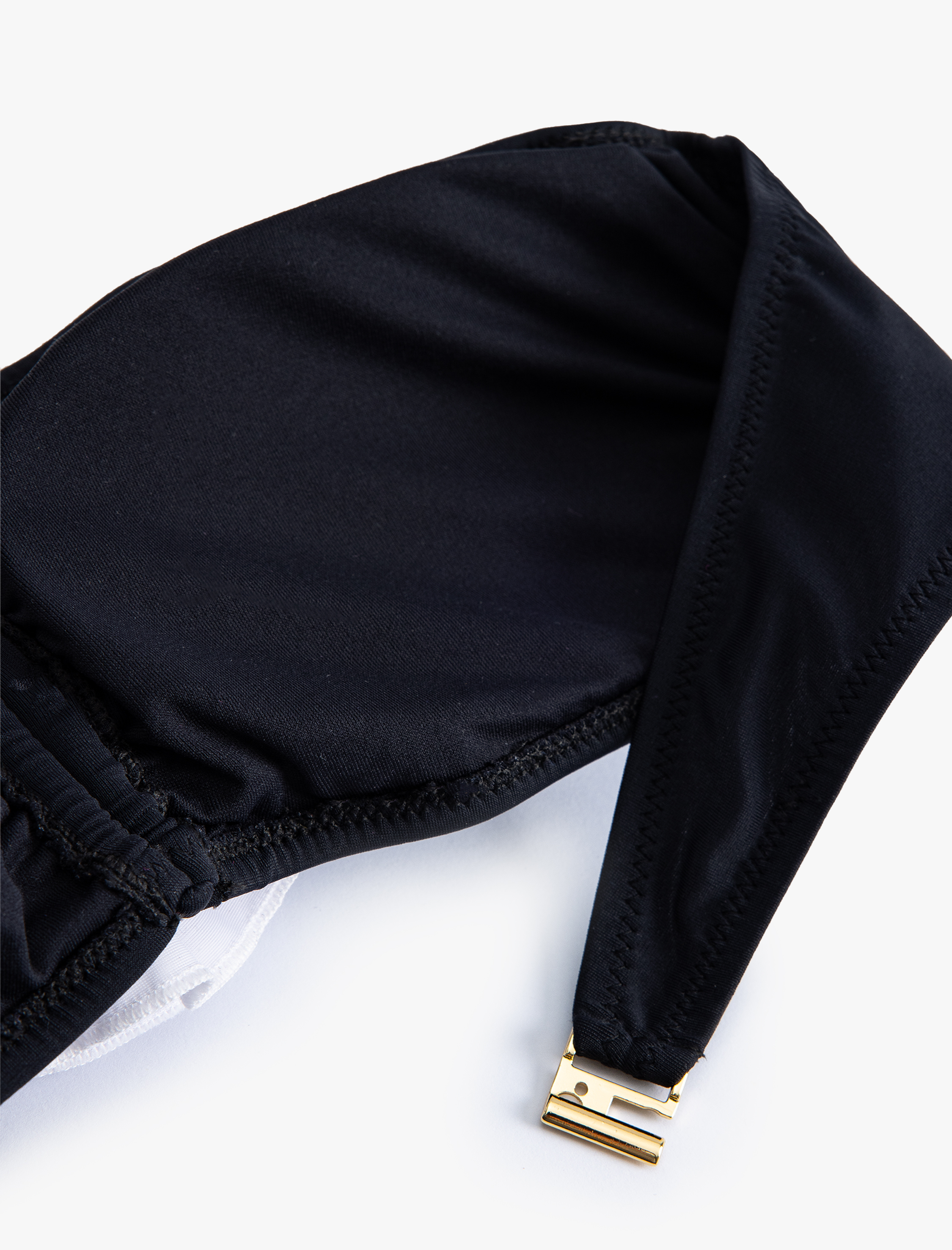   Gül Aplike Detaylı Bandeau Bikini Üstü Kopçalı Pedli