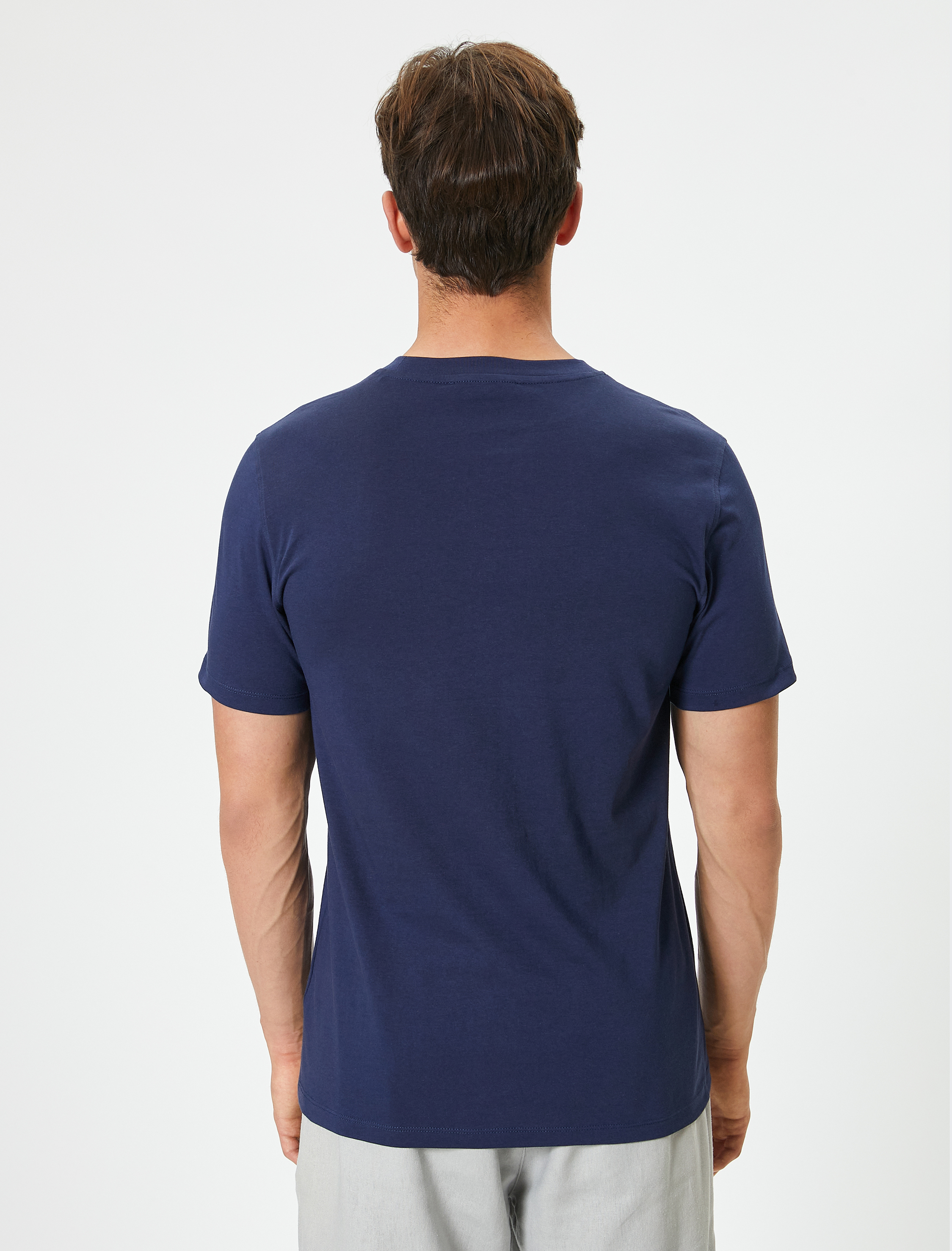   Dar Kesim Pamuklu Kısa Kollu Bisiklet Yaka Basic Tişört