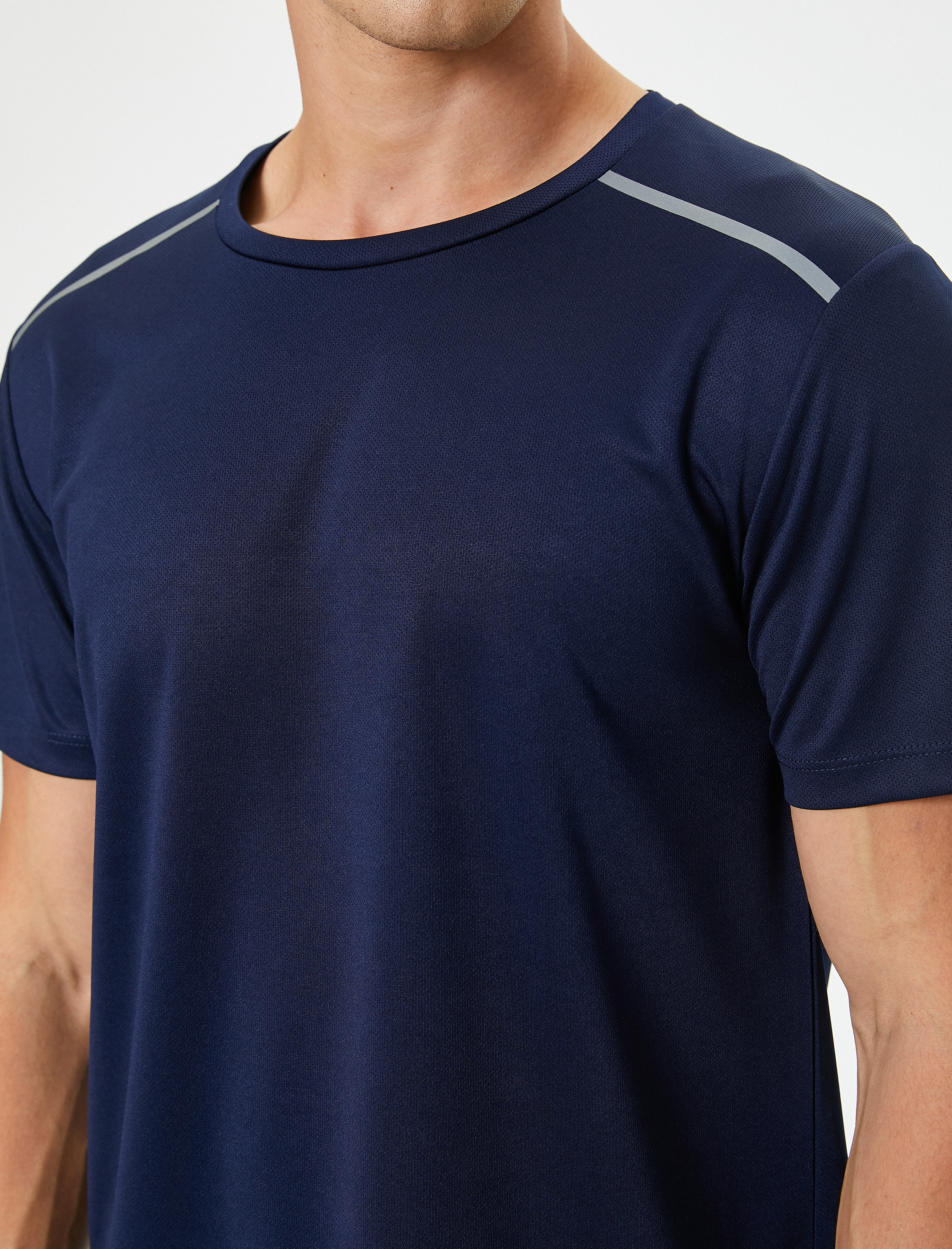   Spor Tişört Baskı Detaylı Bisiklet Yaka Kısa Kollu