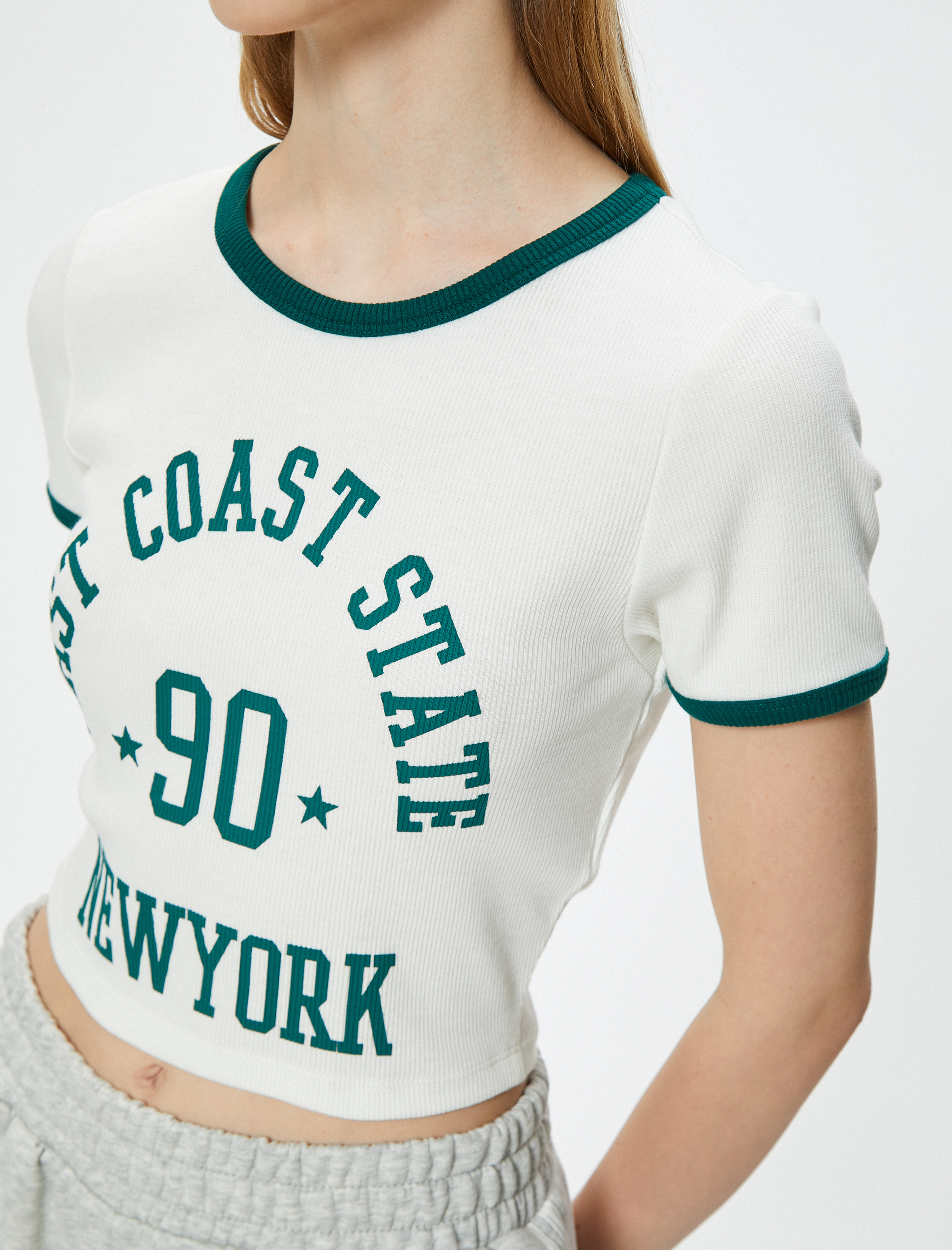 Crop Tişört Kaşkorse Kolej Baskılı Bisiklet Yaka Slim Fit