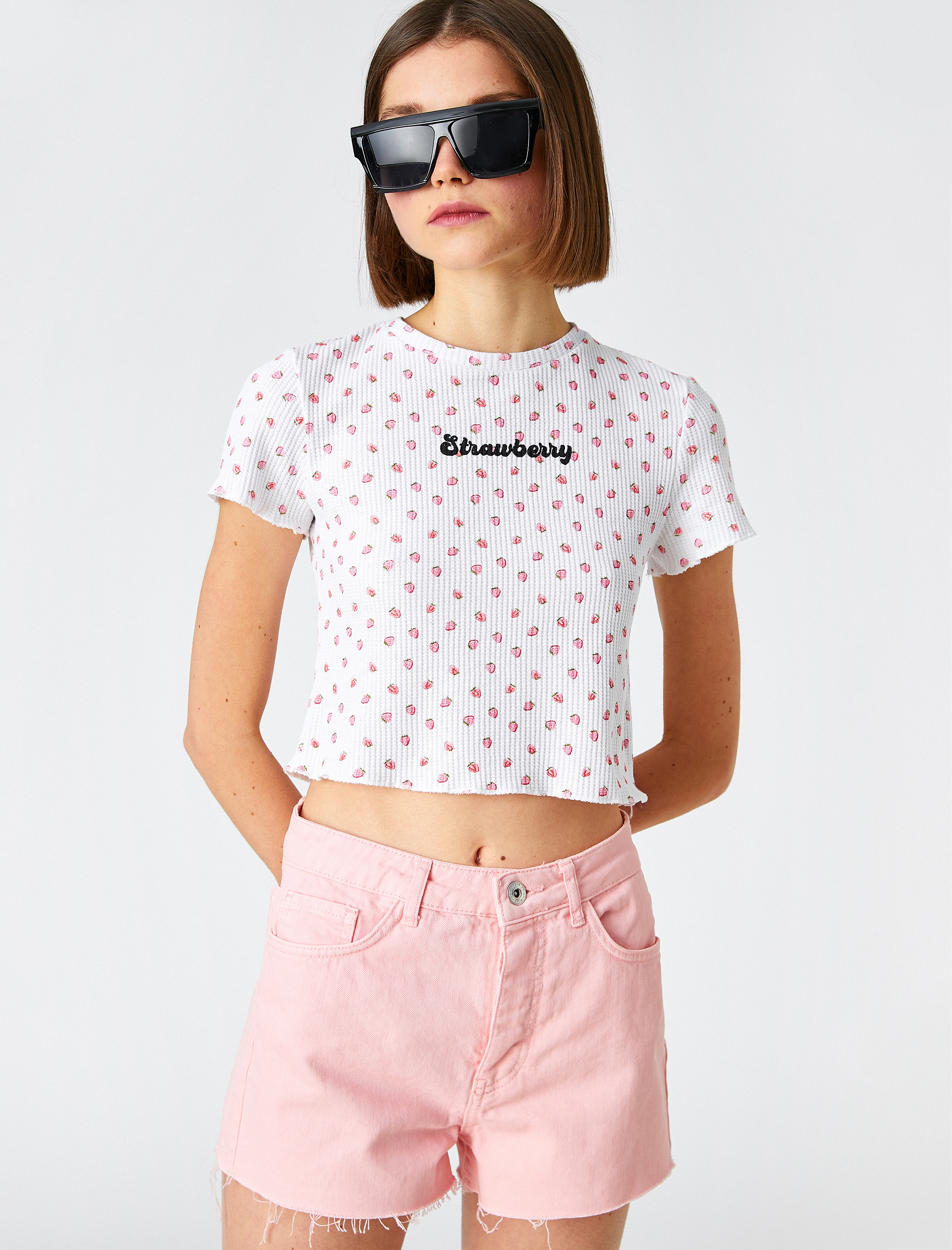   Crop Tişört Çilek Baskılı Kısa Kollu Pamuklu