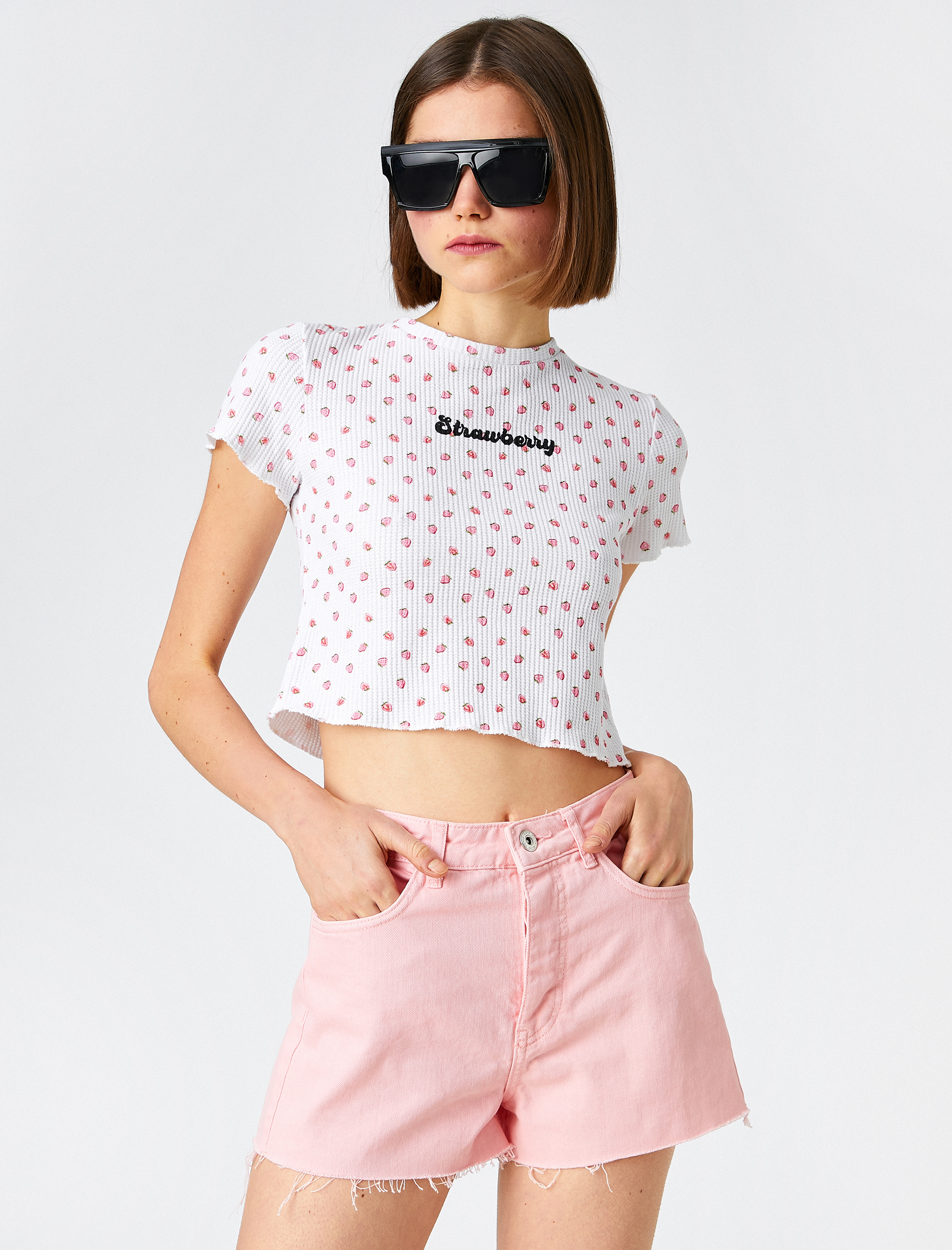   Crop Tişört Çilek Baskılı Kısa Kollu Pamuklu